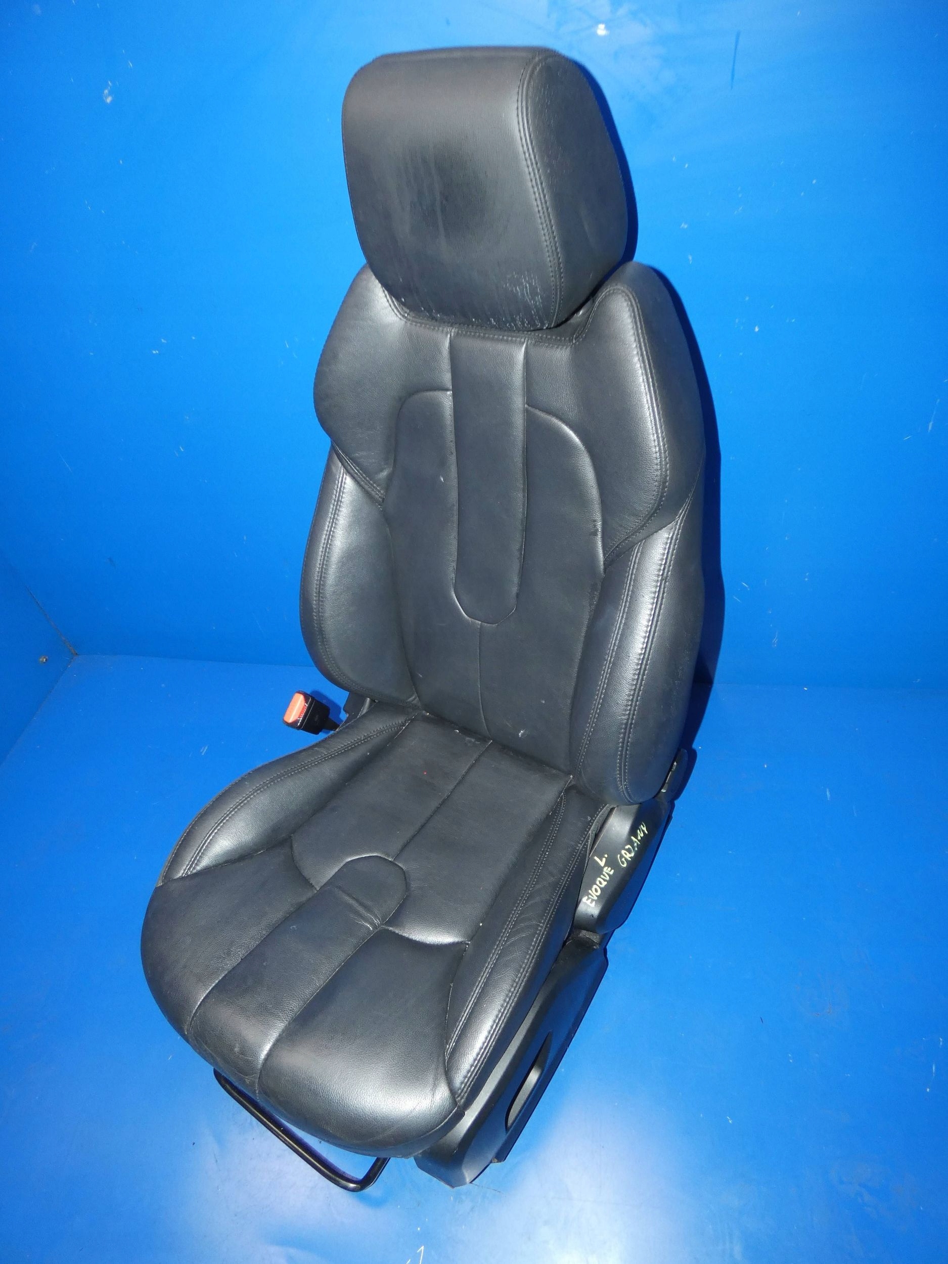 RANGE ROVER EVOQUE and L538 seat driver´s left PODGRZEWANY leather