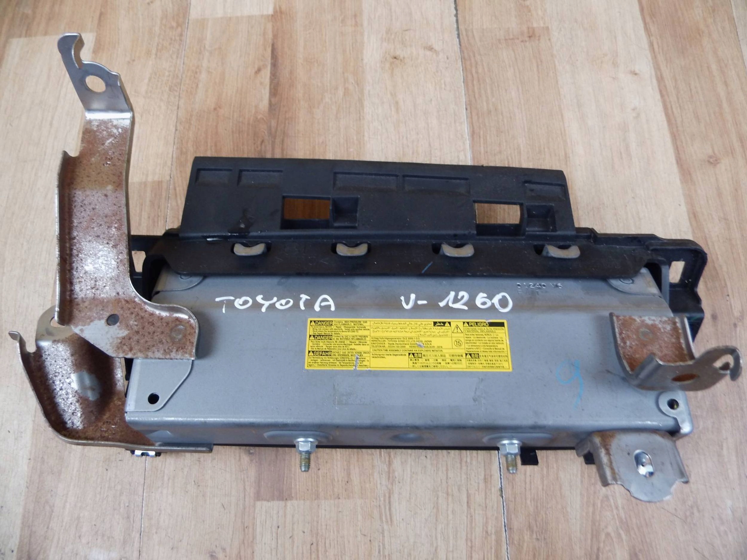 Lexus NX300H airbag knee airbag left