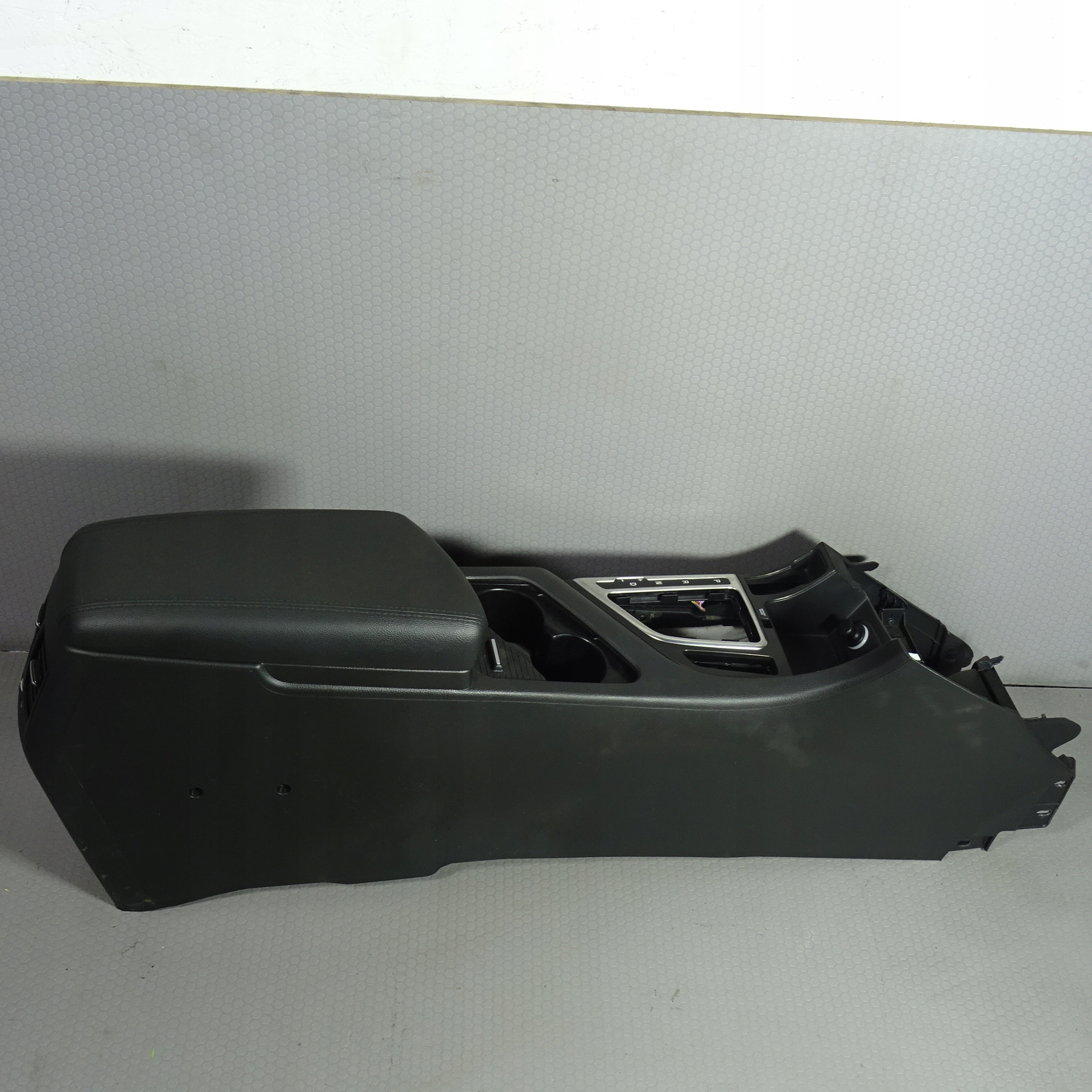 kia OPTIMA III РЕСТАЙЛИНГ тунель середина