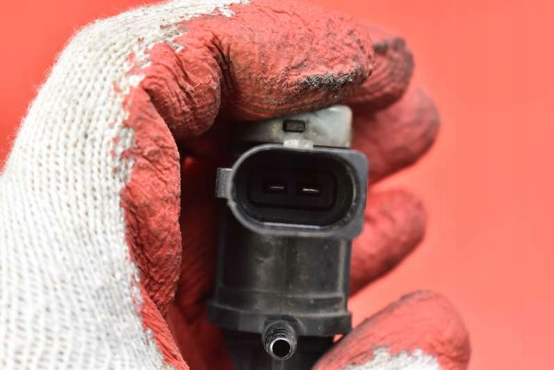 клапан давления vw Audi SKODA 1J0906283C