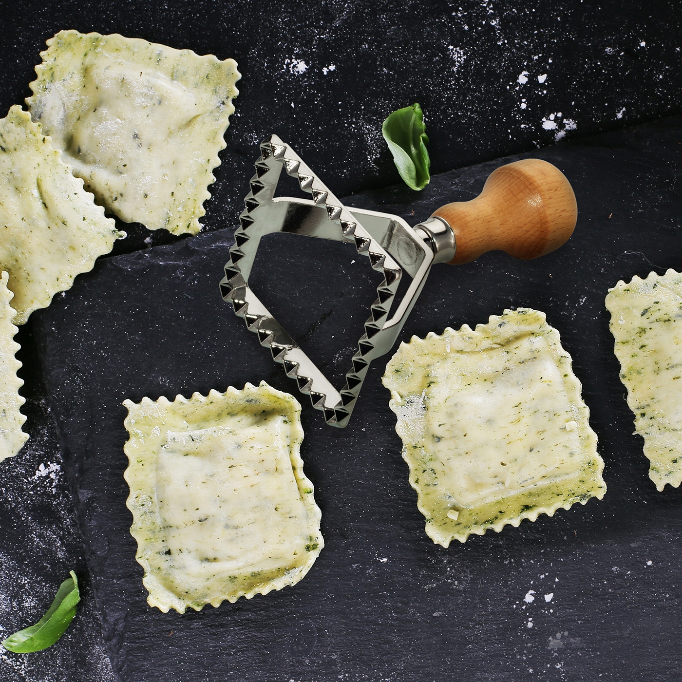 WYKRAWACZ FORMA DO PIEROGÓW CIASTEK RAVIOLI KAMILLE Kod producenta KM6520