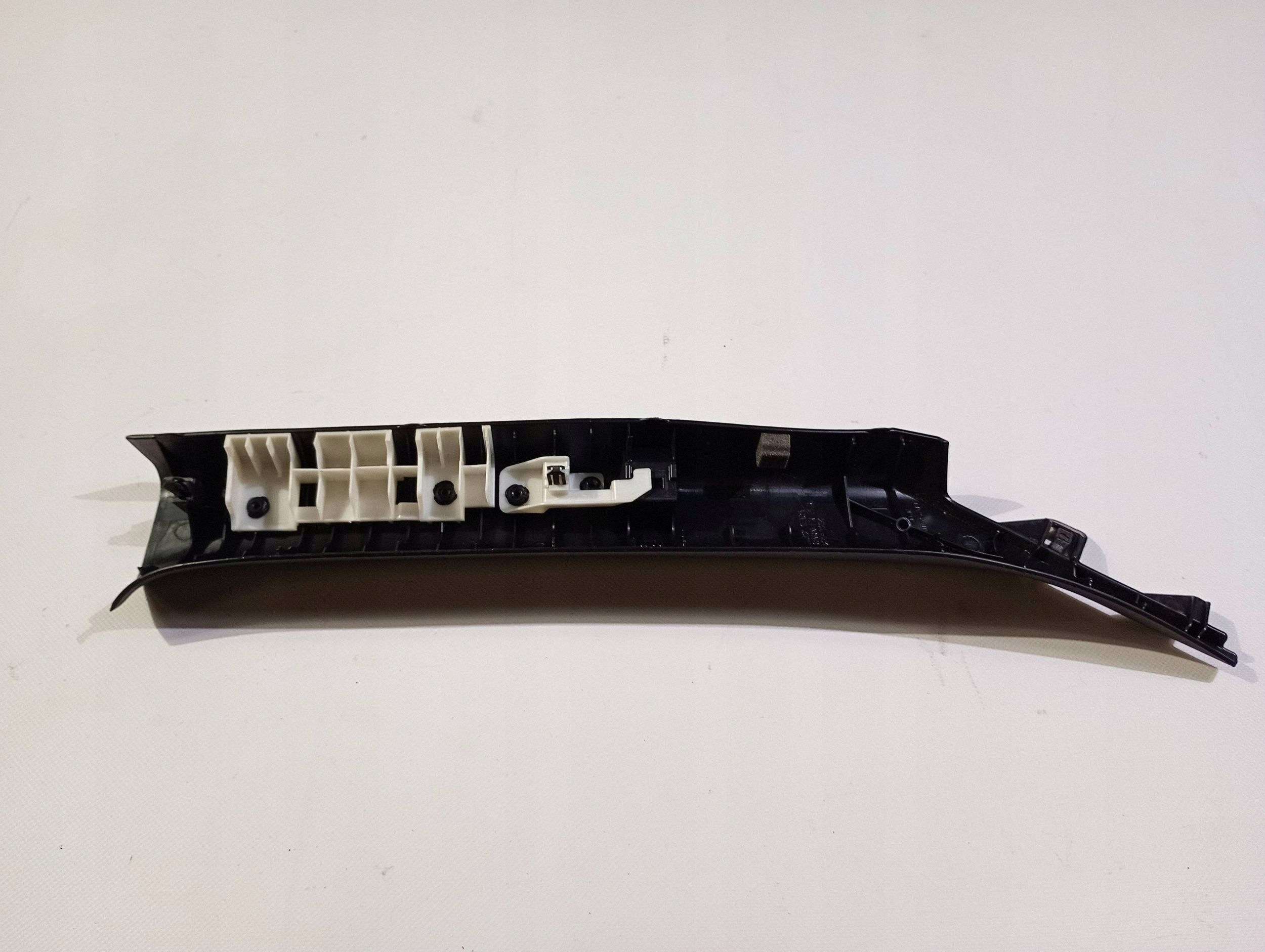 cover slupka pillar A side left Nissan 370Z Cabrio 2009