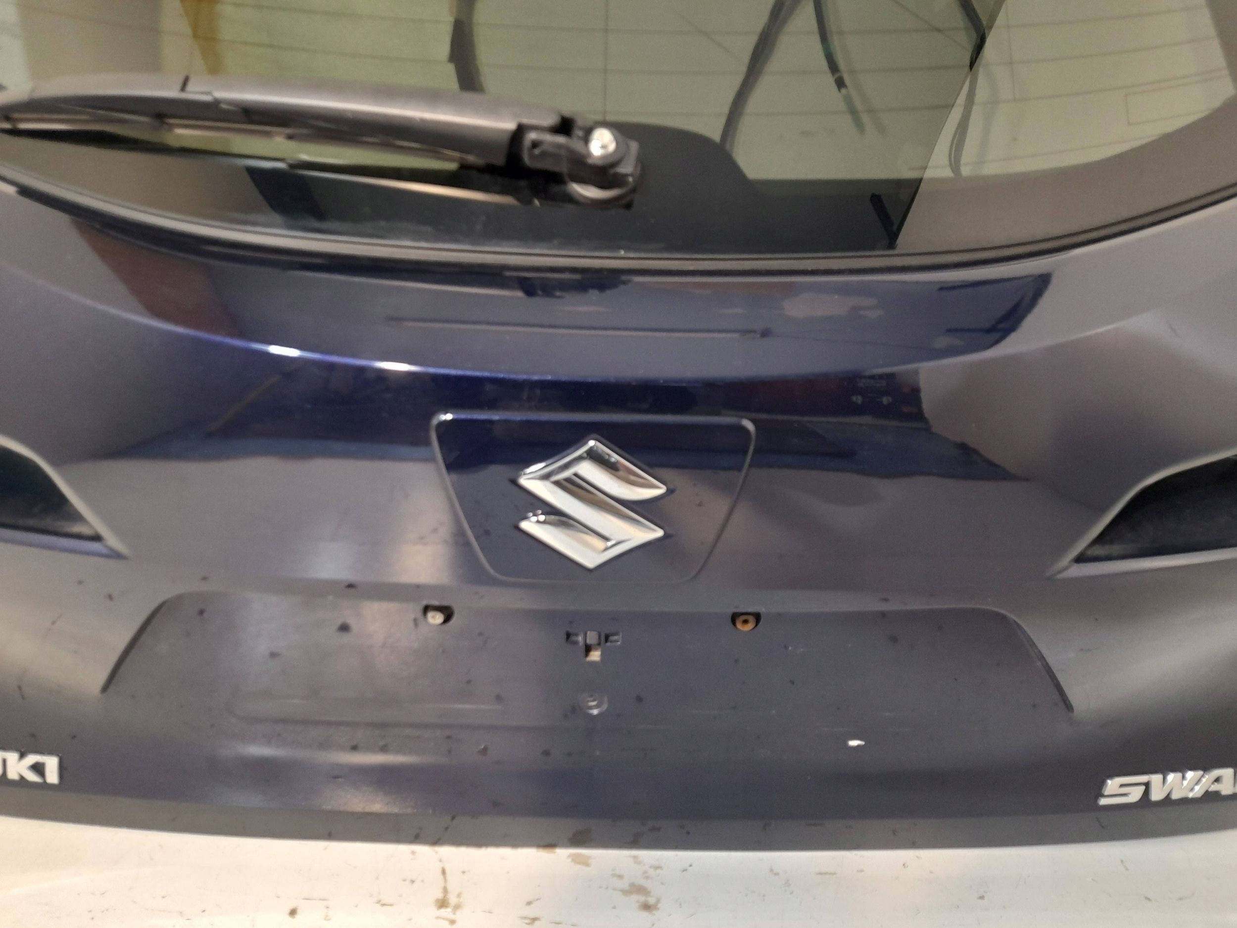 Suzuki Swace trunk door boot H16412345