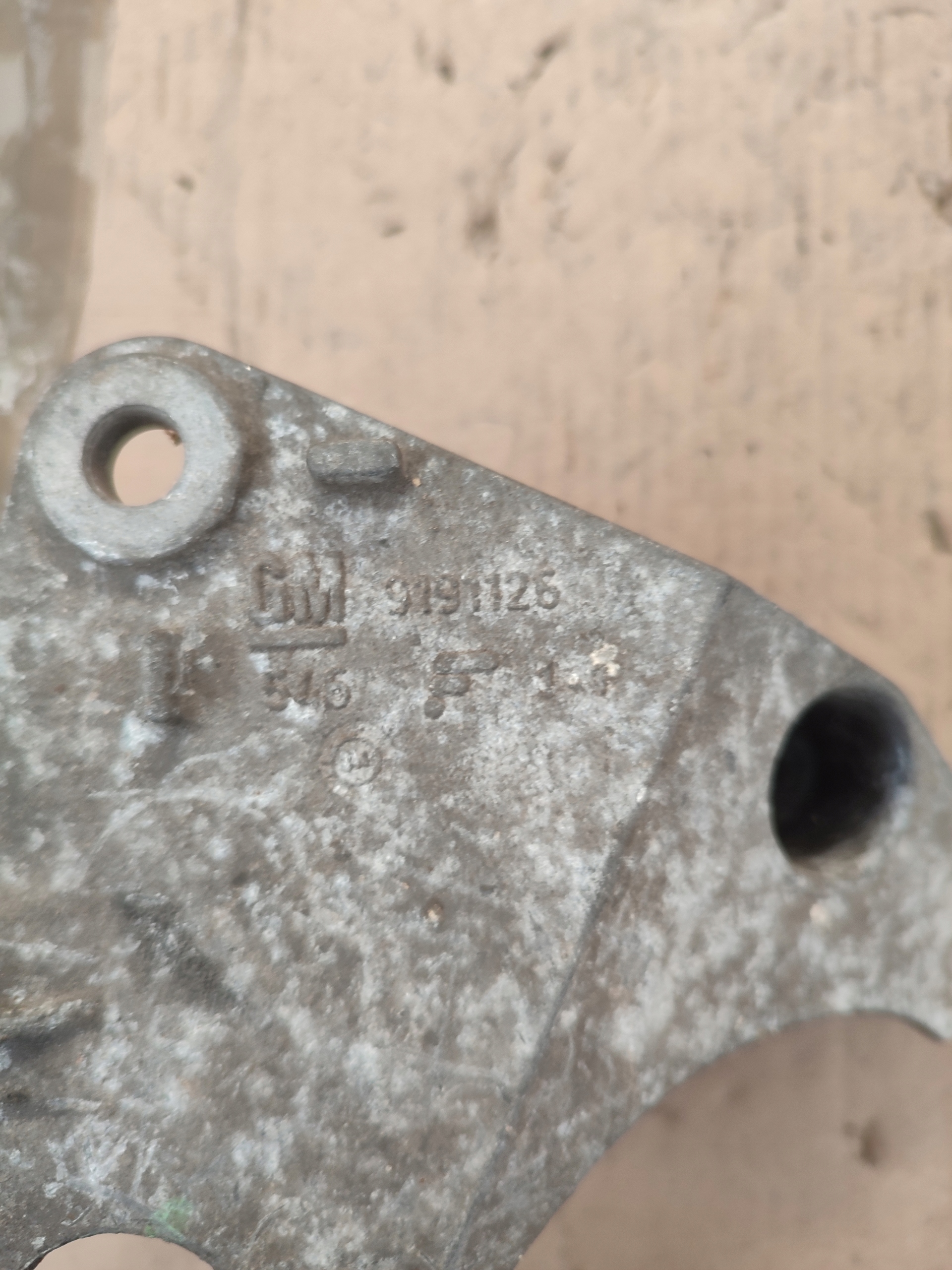 Console Support Support plaque Boîte de vitesse Engrenage OPEL VECTRA C 9191125