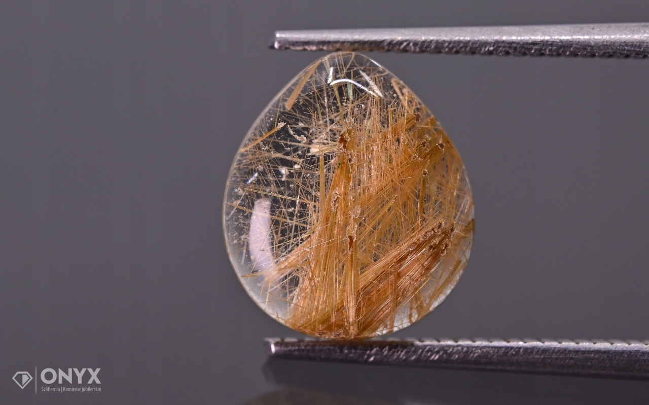 Křemen s rutilem nízký kabošon slza 10x9 mm