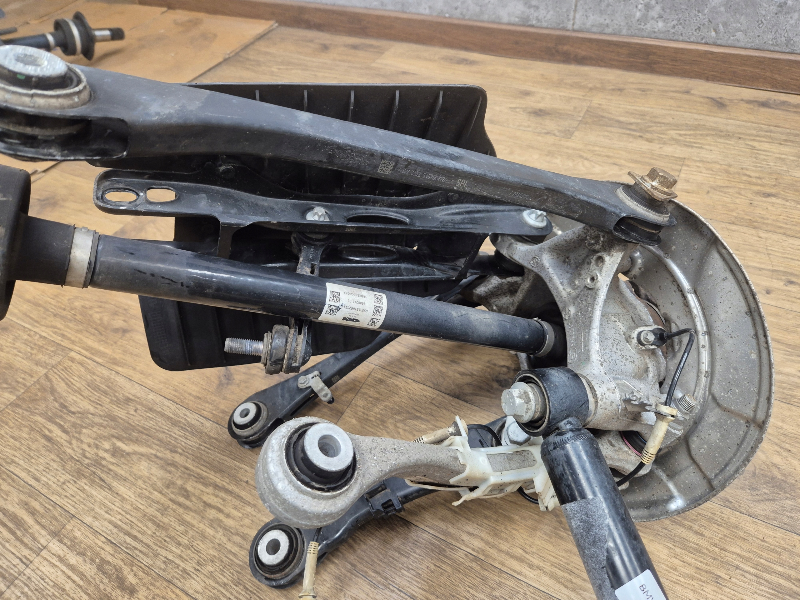BMW 5 G30 530e swing left rear part rear complete sususpension B48 HYBRYDA