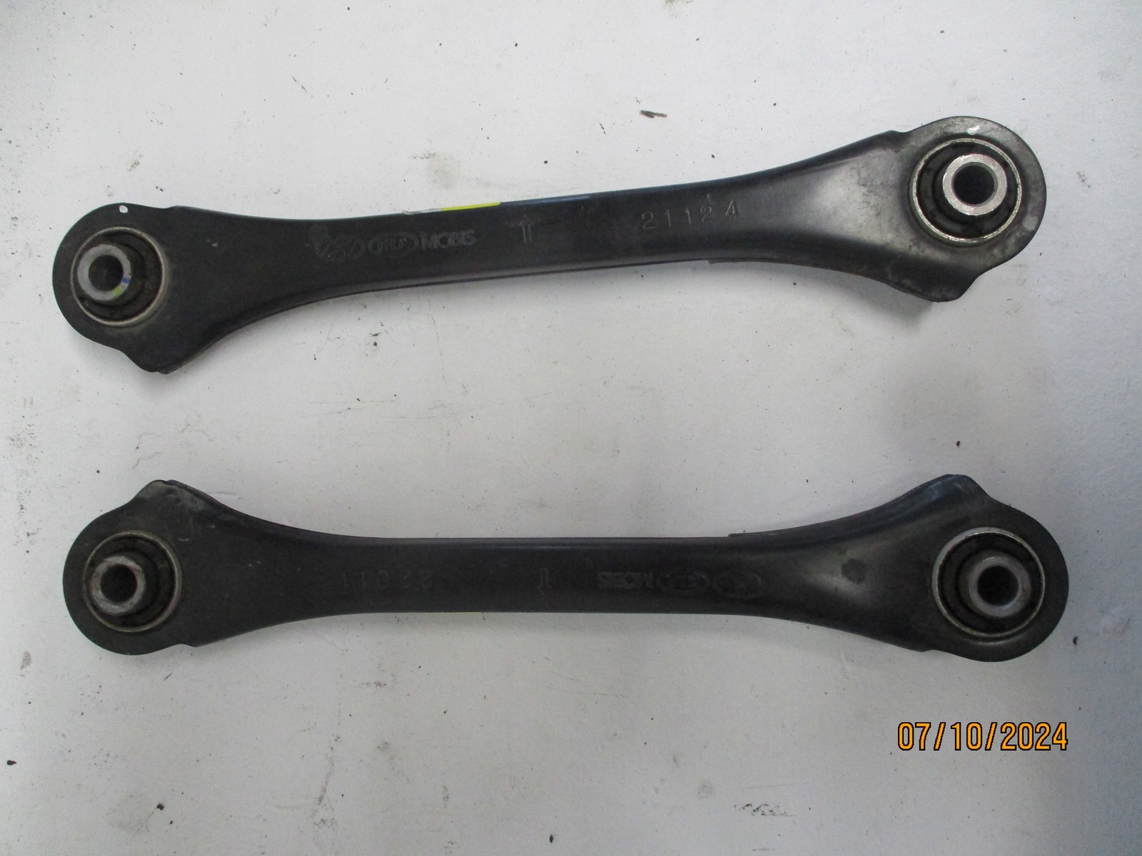 Querlenker Querlenker heck hinten HYUNDAI KONA 55260F2BA0 55250F2BA0