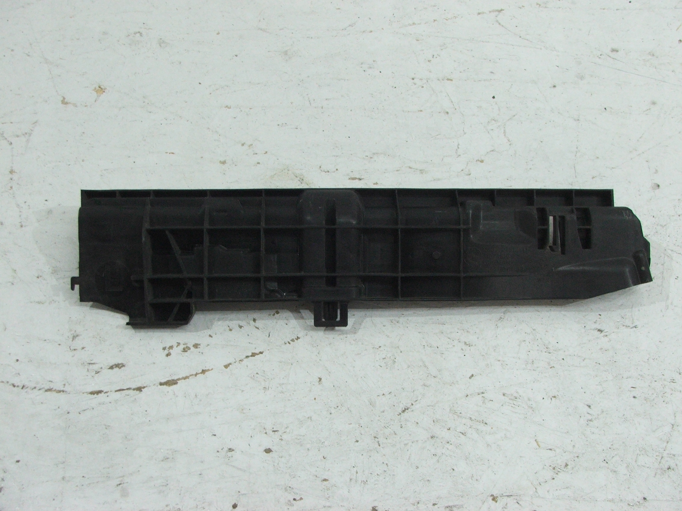 BMW E81 E90 holder radiator modulu left 7524912