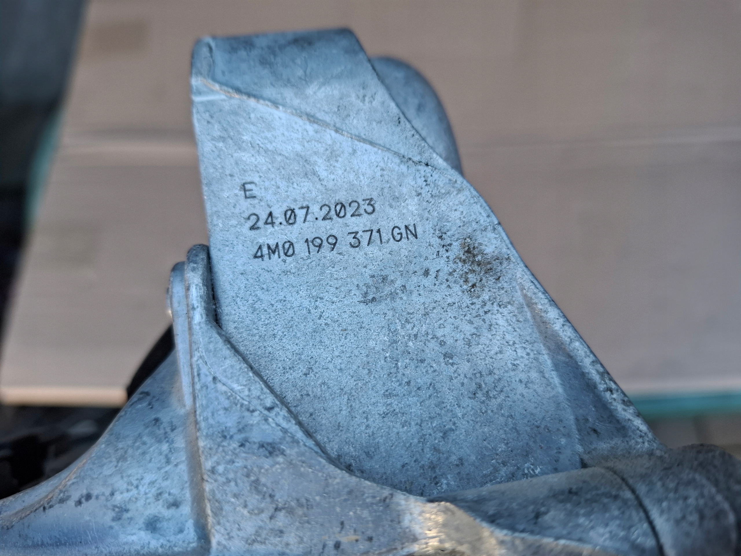 AUDI RS7 RS6 C8 engine mount left 23r