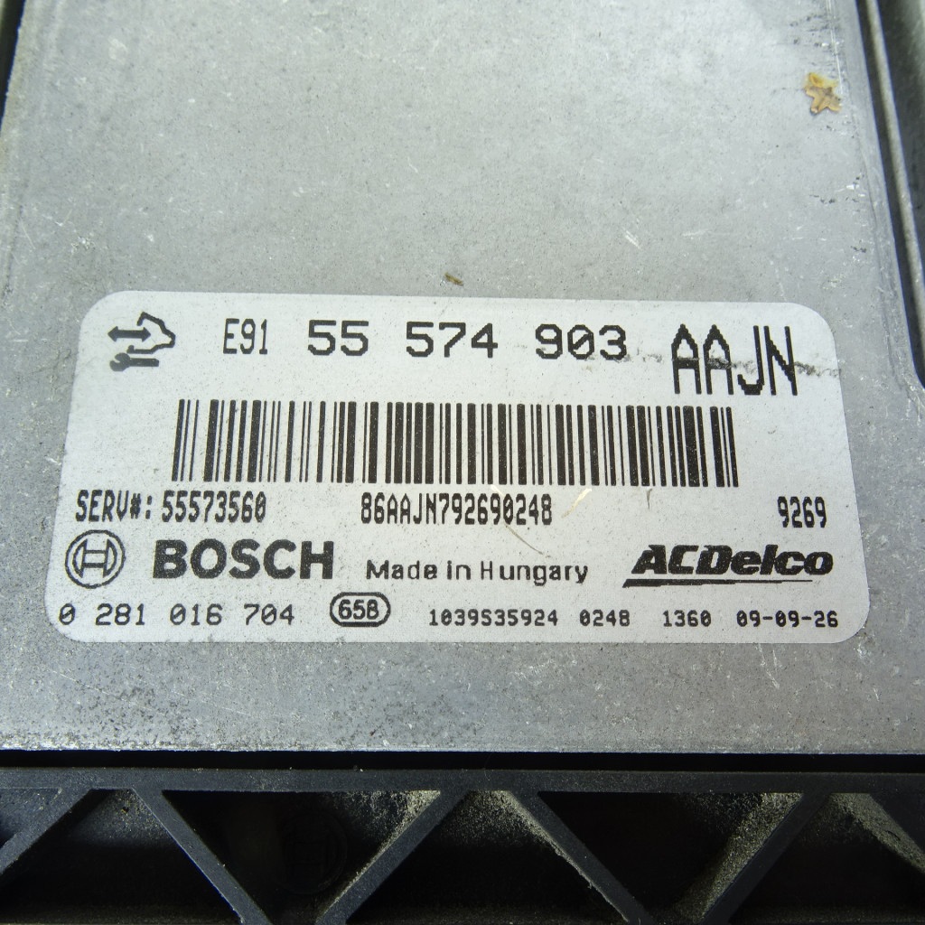 OPEL INSIGNIA A 2.0CDTI unité de commande électronique uce moteur 55574903