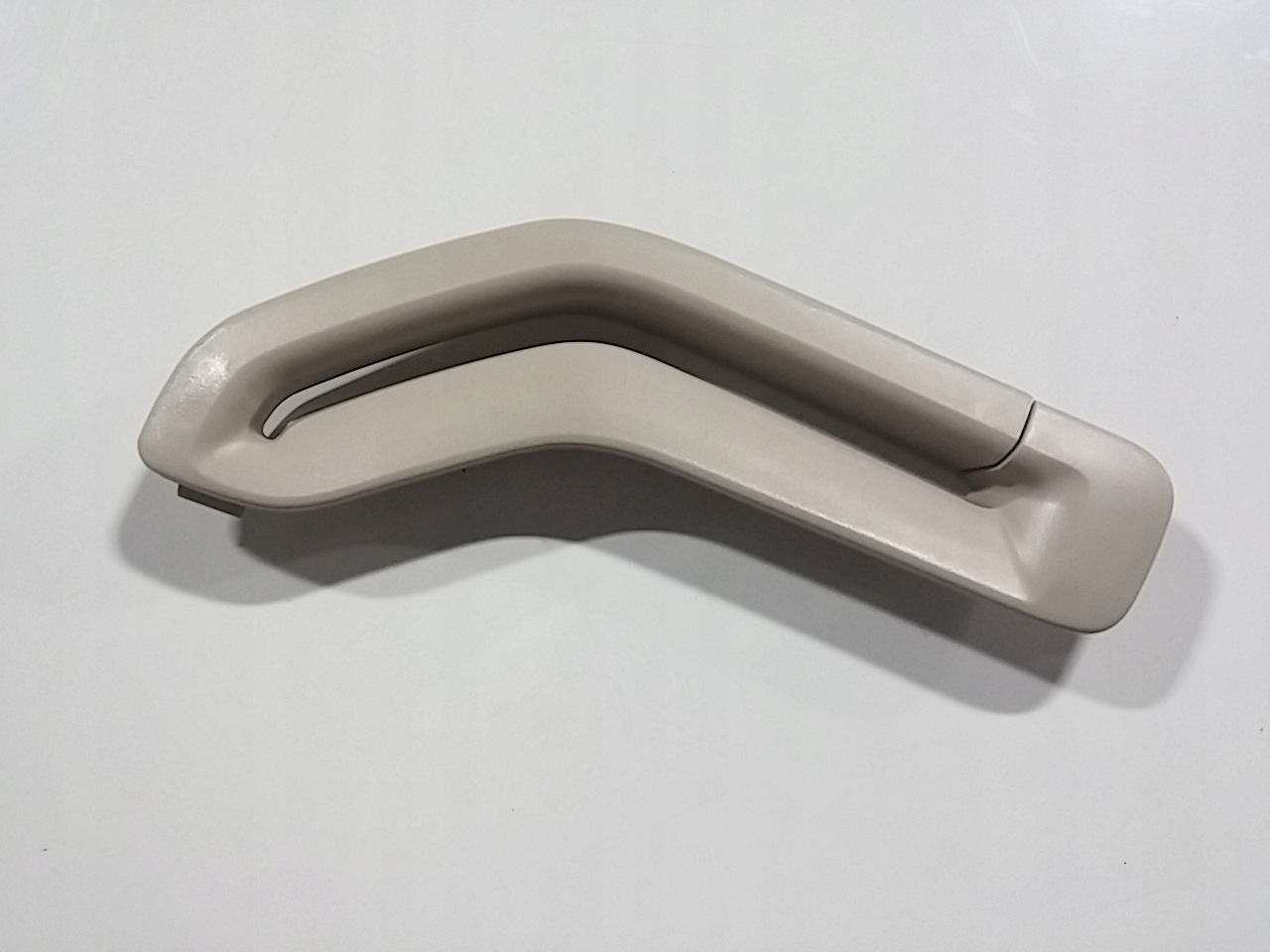 

Volvo XC90 lewa przelotka pas bezpieczenstwa Oe 39