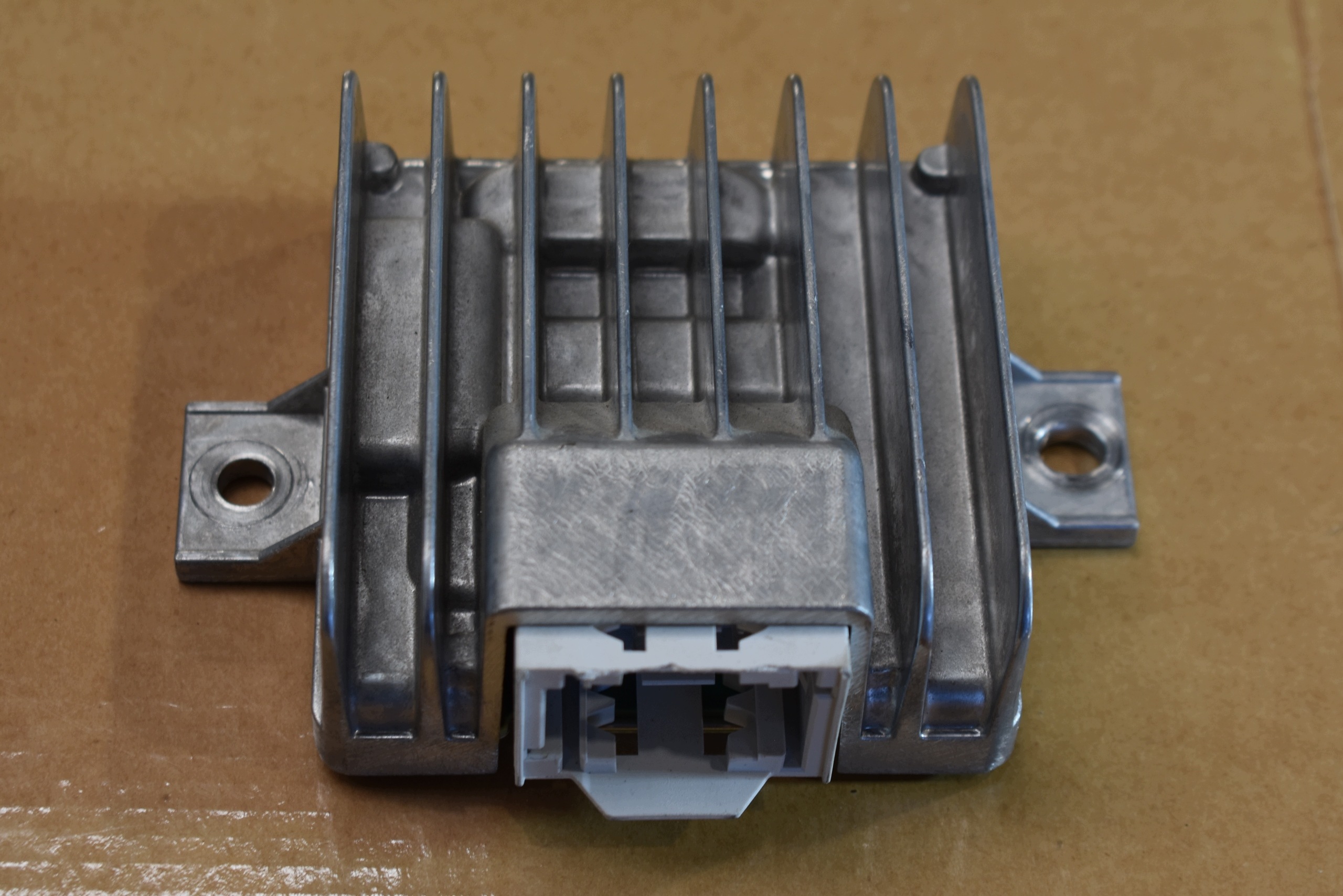 perfect condition amplifier HARMAN MERCEDES W214 1