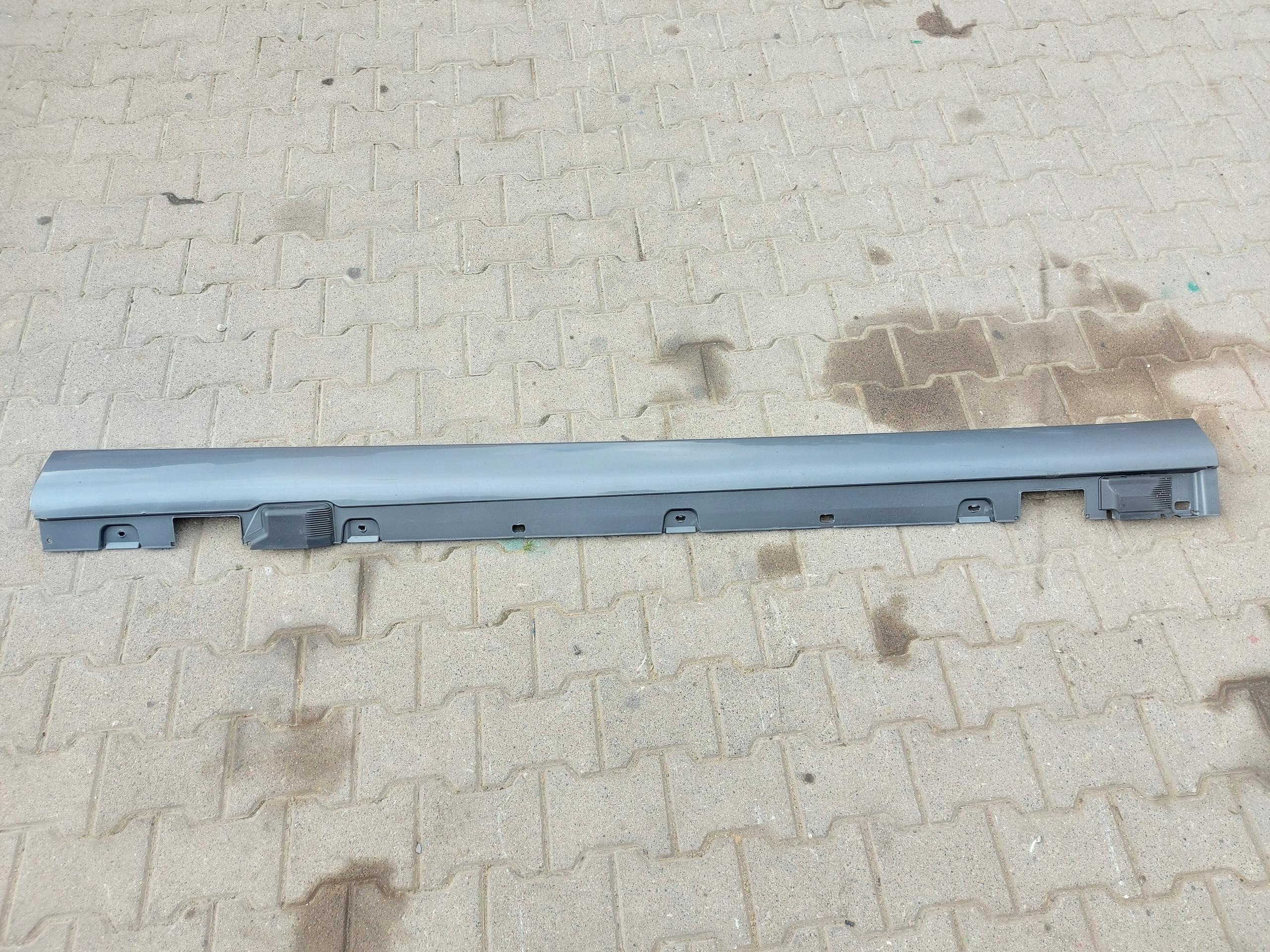 MERCEDES W213 E300de moulding cap threshold right 992 A2136908404