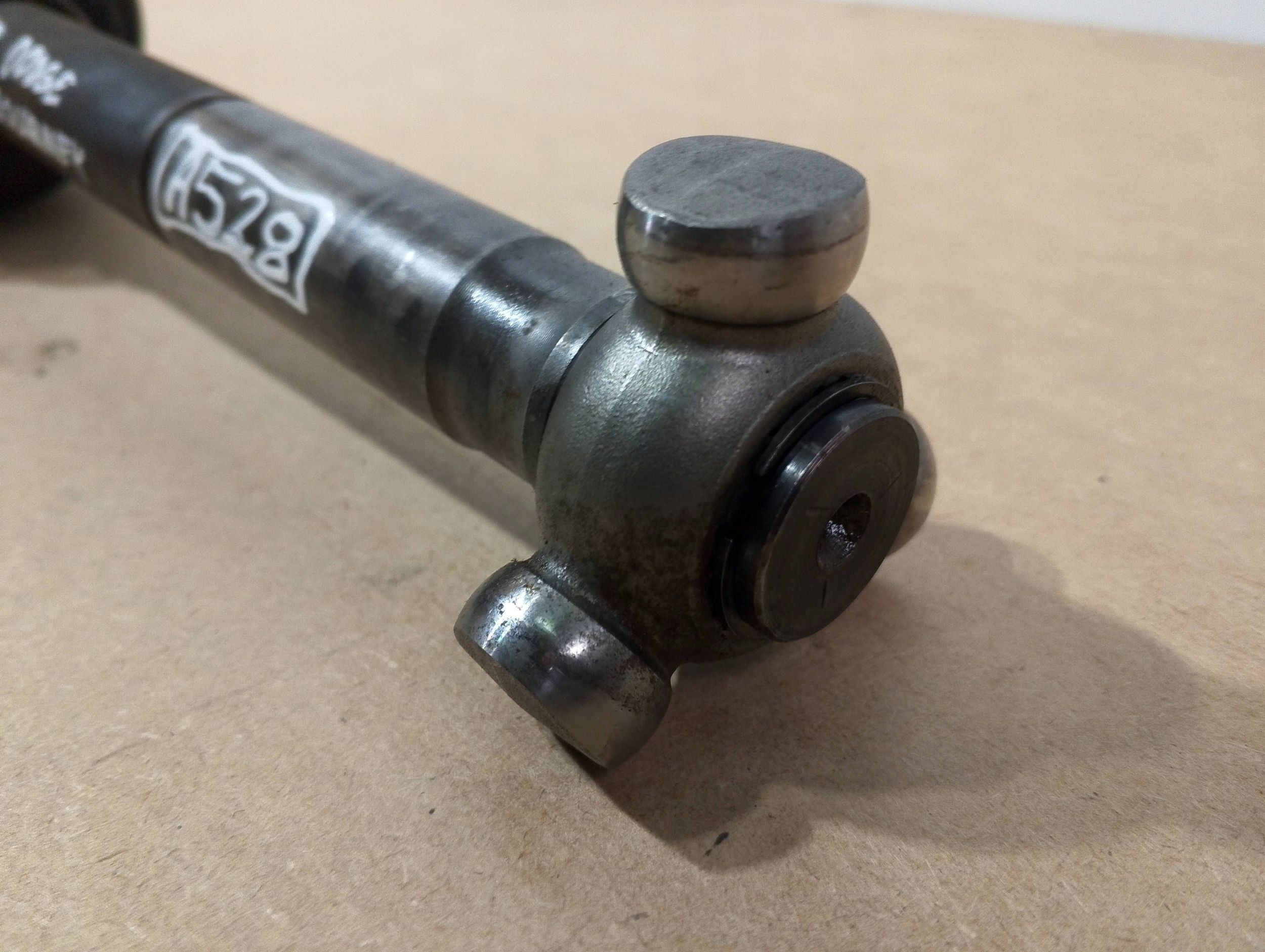 DODGE JOURNEY FREEMONT semi-axis front right P68192344AA (A528) 32 ZEBY.