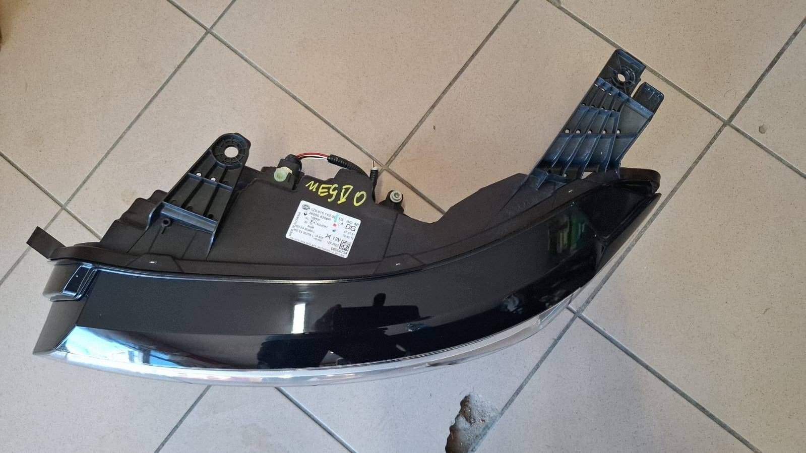REFLEKTOR light front left RENAULT MEGANE V E-TECH 260606256R STAN as new