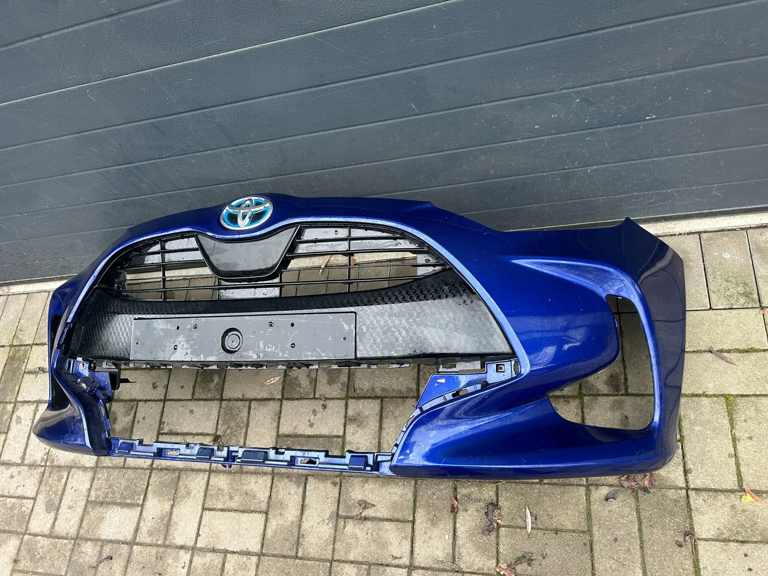 Toyota Yaris 20- 4 IV bumper front front