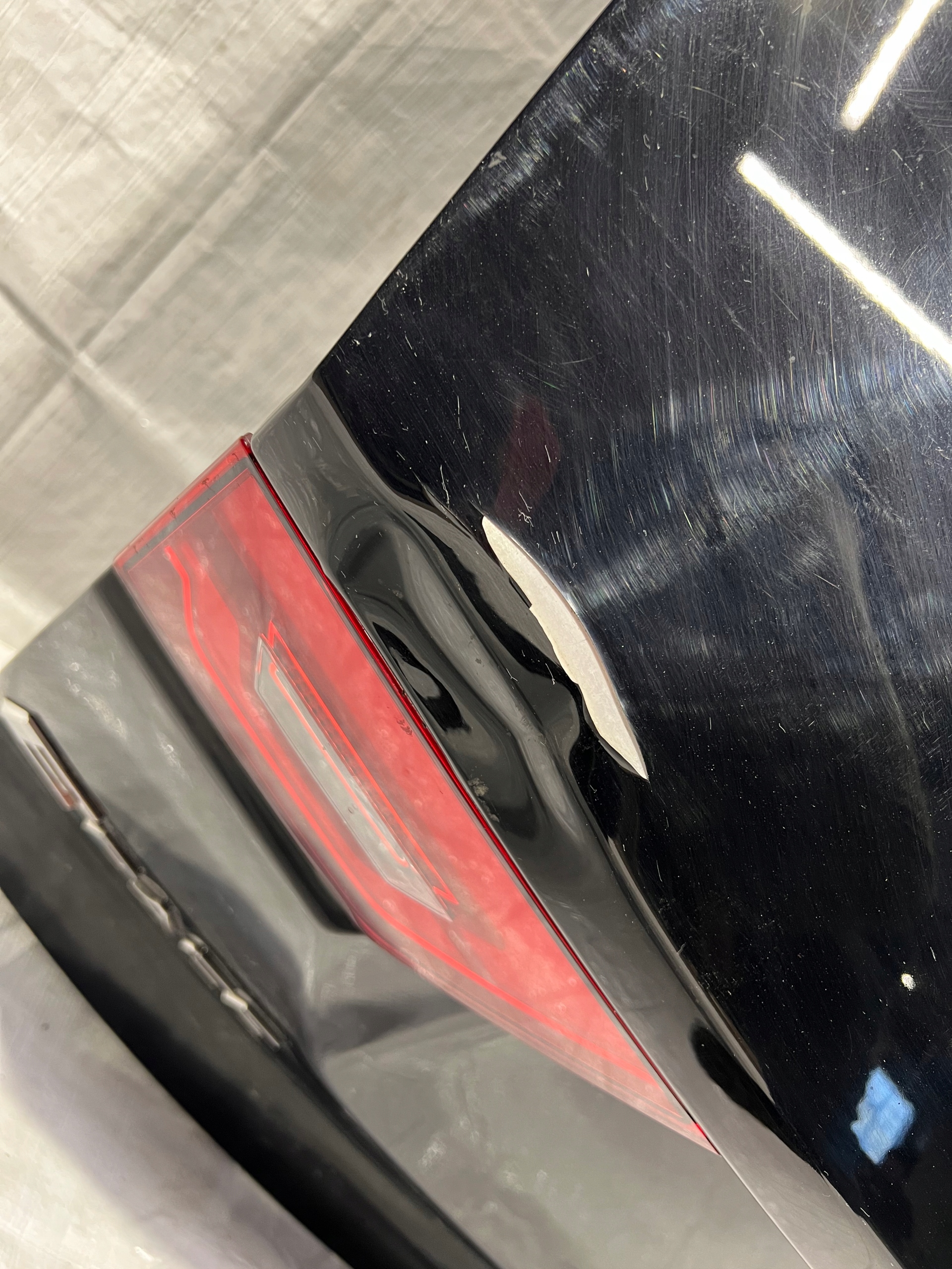 KLAPA POKRYWA BAGAŻNIKA JAGUAR E-PACE R-DYNAMIC Typ samochodu 4x4/SUV Samochody osobowe