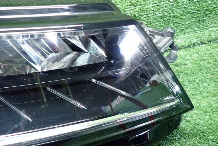 SKODA KAROQ FULL LED 16-21 reflektor right light right
