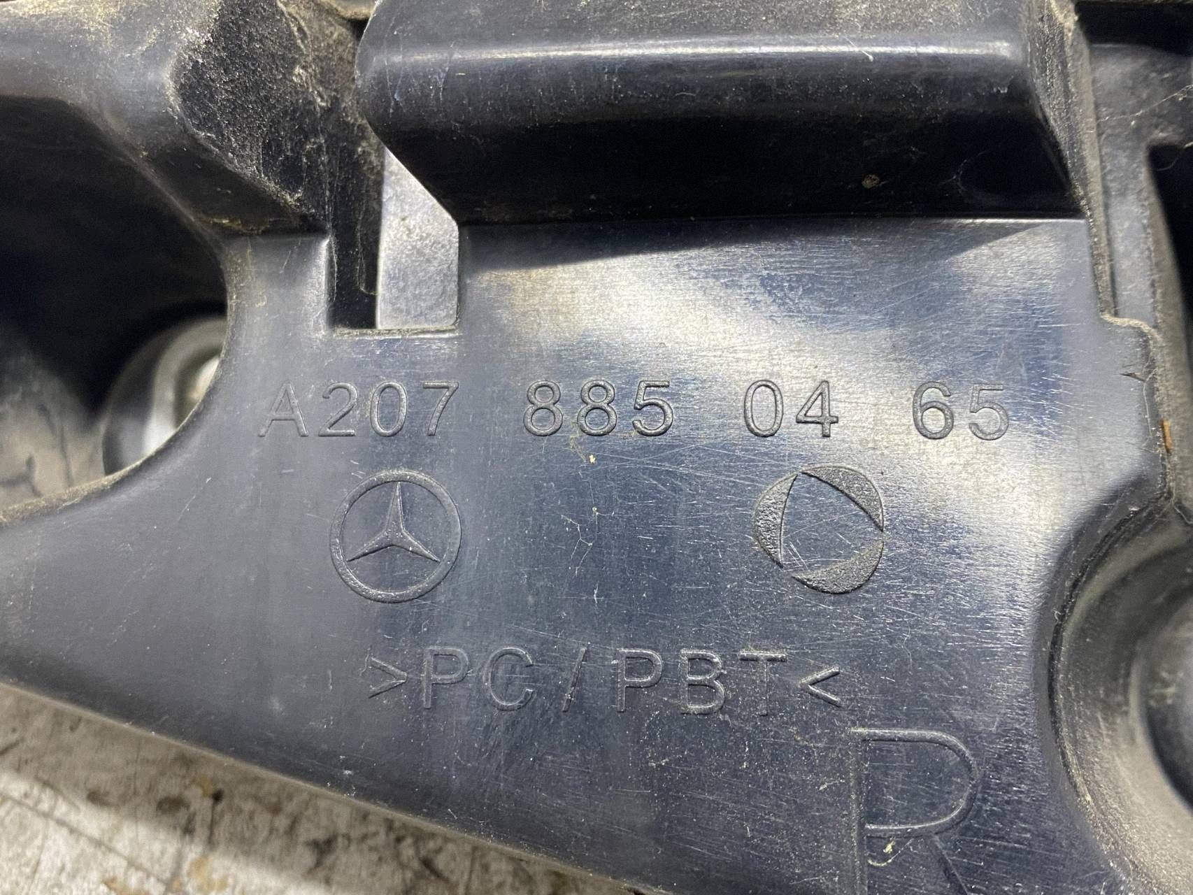 support right rear part rear MERCEDES E-KLASA C207 W207 A2078850465