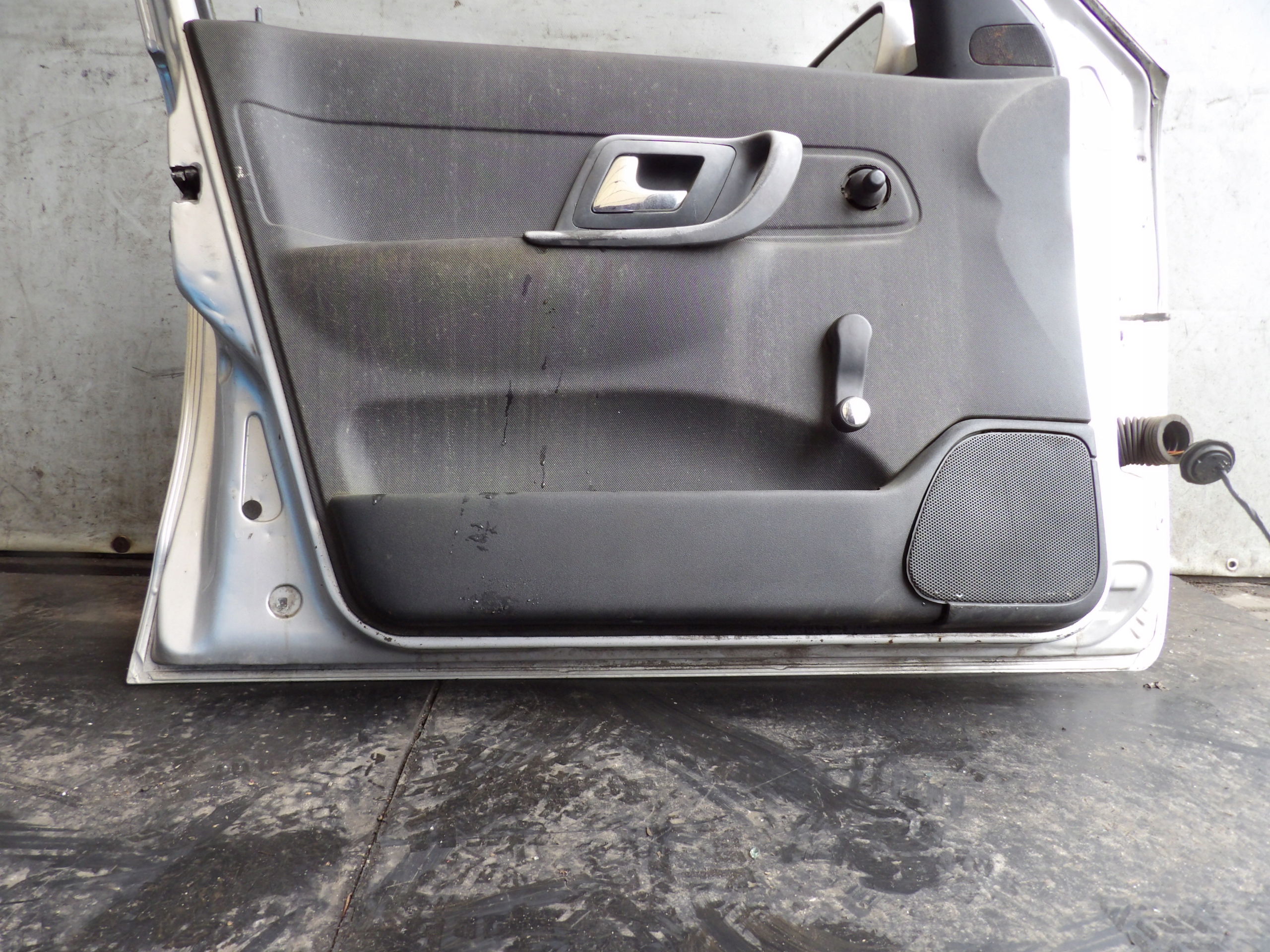 VW Polo 6N door front left lak. L57N kombi 5D