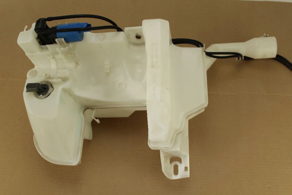 9682140880 - Бак омывателя CITROEN C5 III ксенон