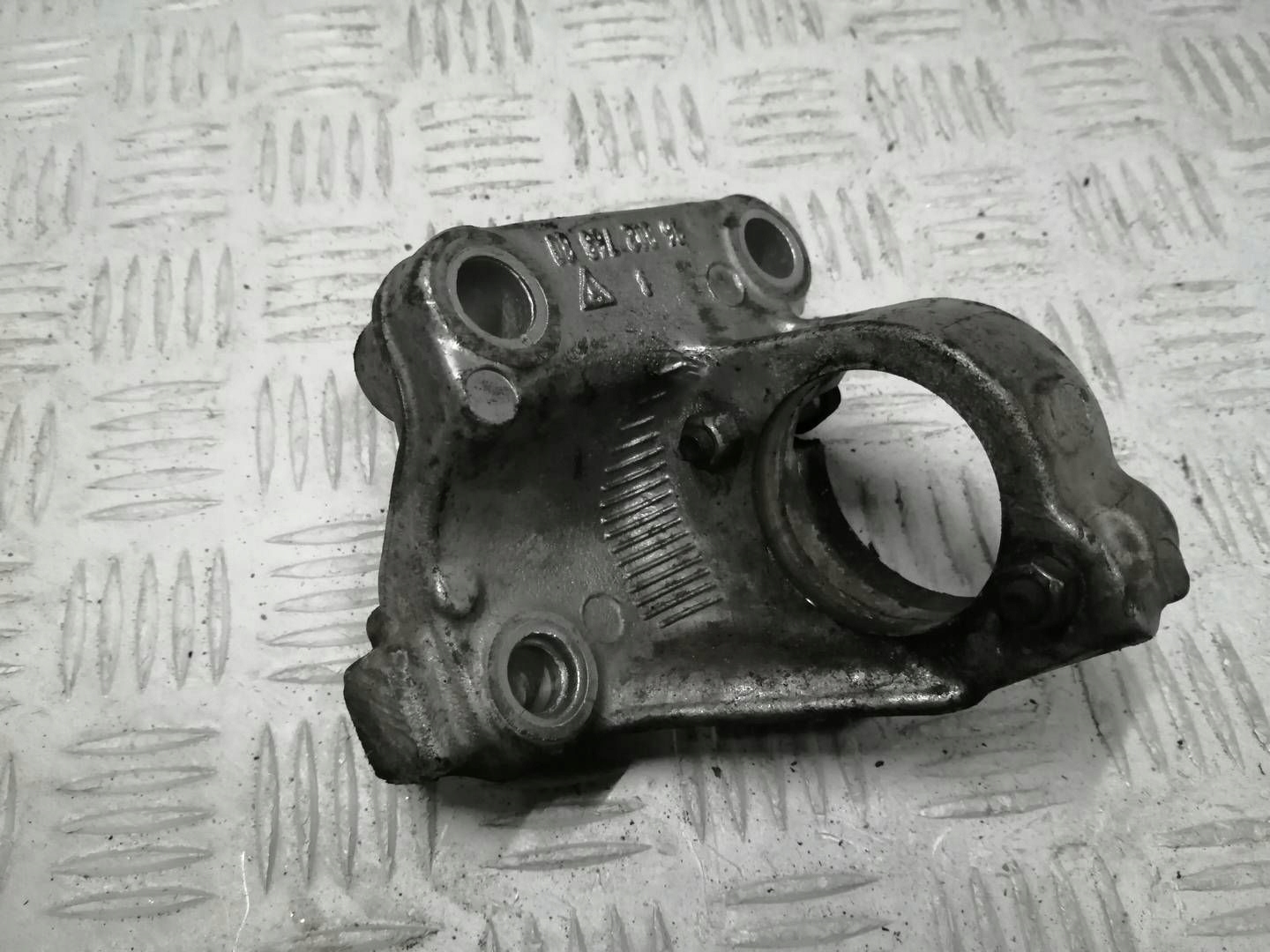 Peugeot OE 9680276880 podpora półosi