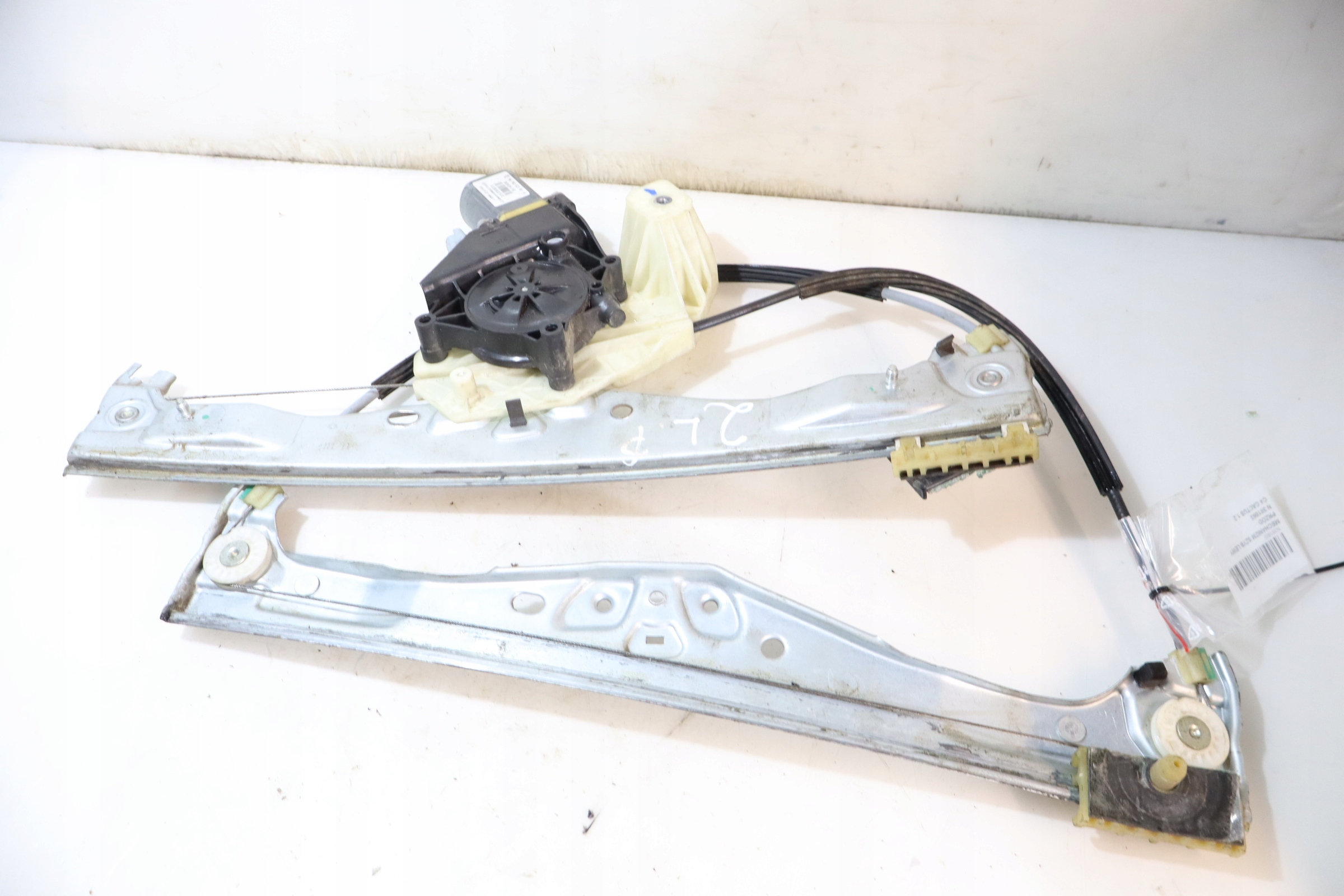 MECHANIZM SZYB LEWY PRZÓD CITROEN C4 CACTUS Jakość części (zgodnie z GVO) O - oryginał z logo producenta pojazdu (OE)