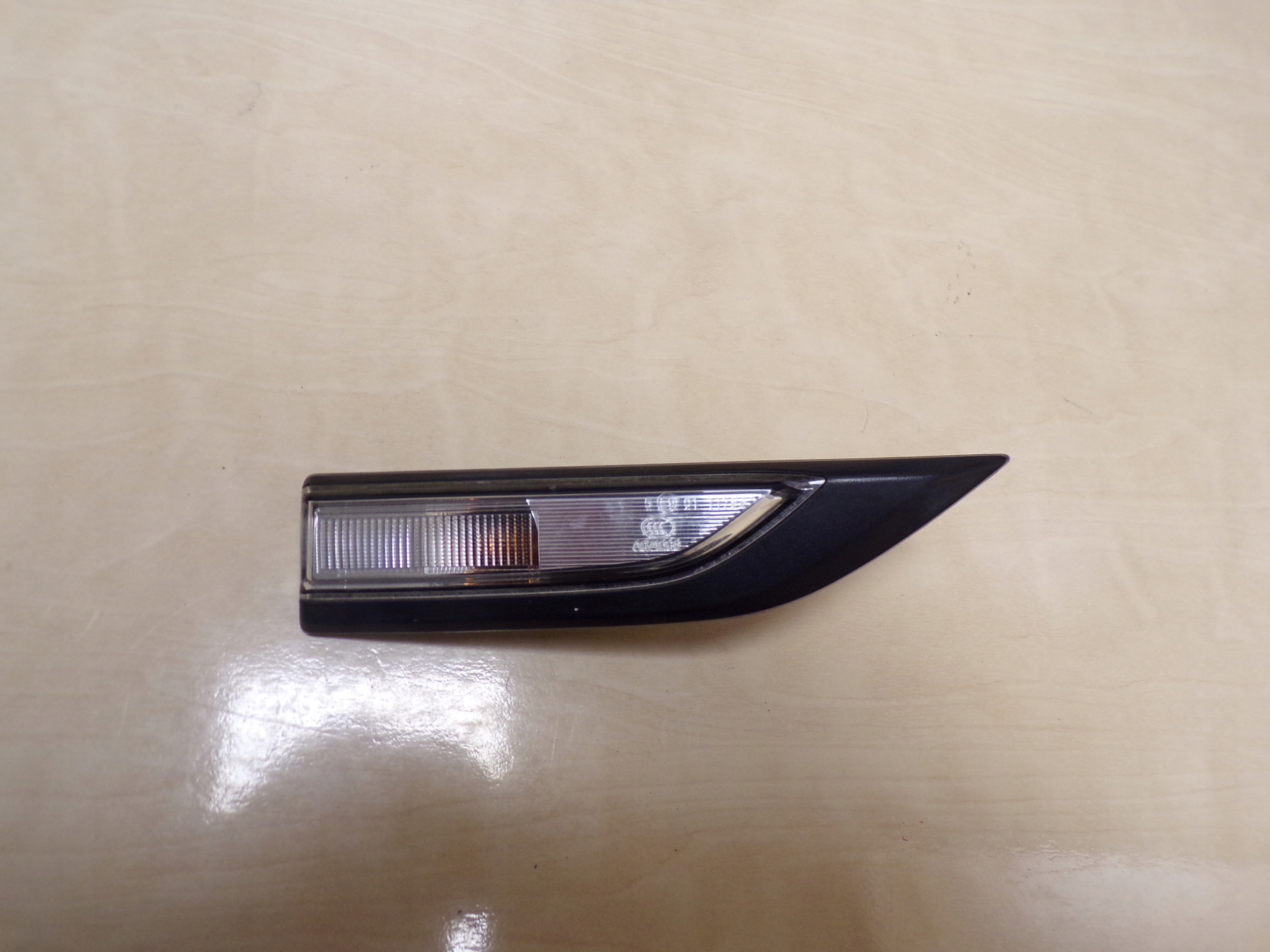 VW T6 16- INDICATEUR DE DIRECTION POUR AILE DROITE ORIGINAL