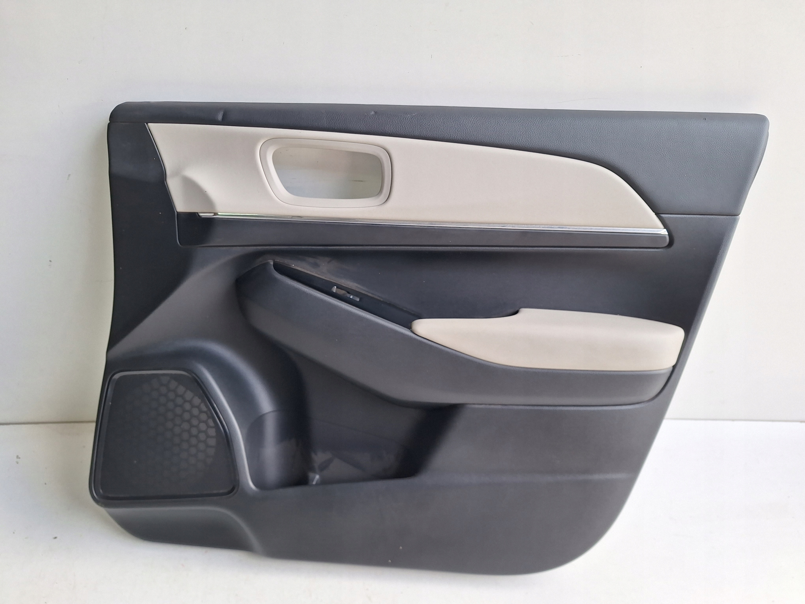 HONDA HR-V III 22-> upholstery door right front
