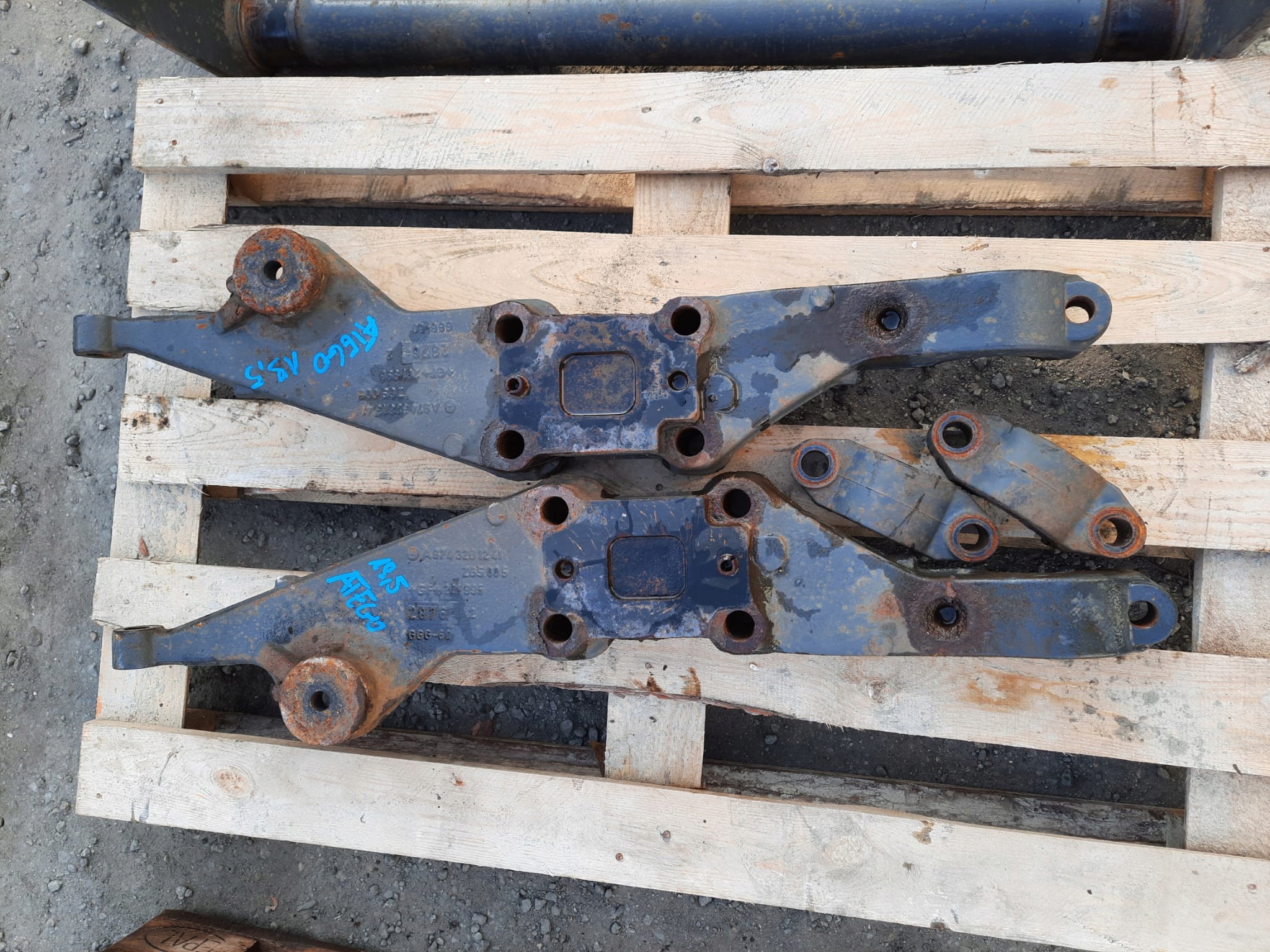 A9743281241 - КРІПЛЕННЯ СТАБІЛІЗАТОРА ATEGO 1218 11R