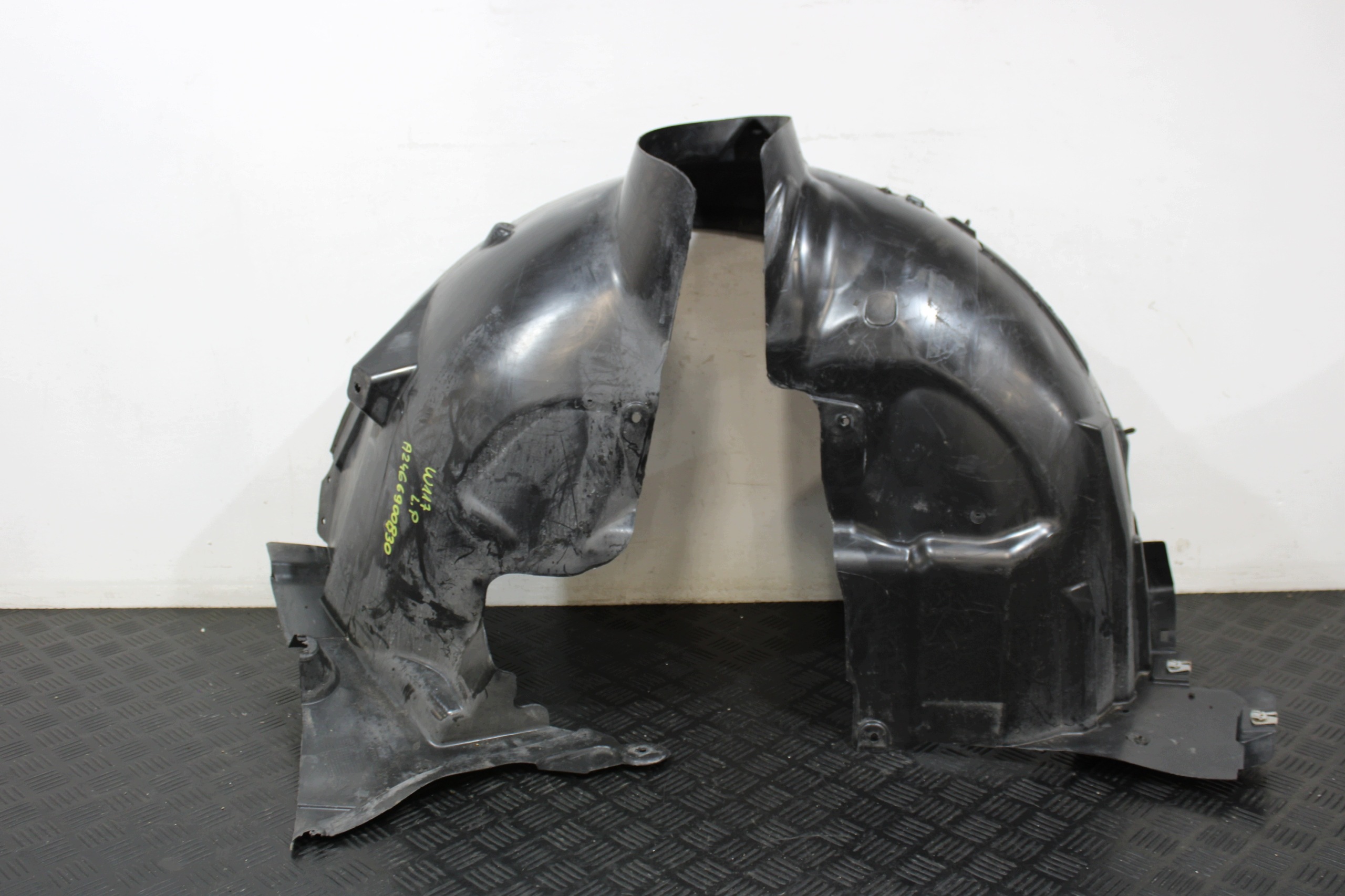 mudguard left front A2466900830 MERCEDES CLA W117