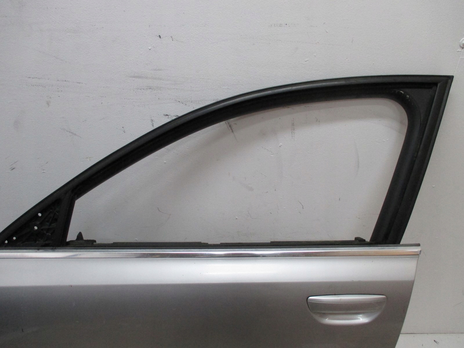 dvere Ľavé predné AUDI A8 D3 4E0
