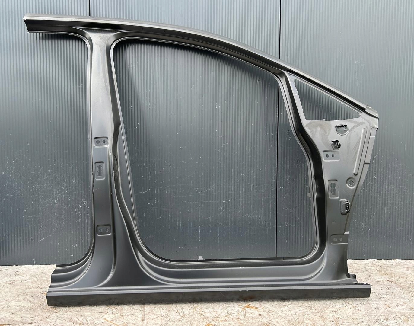 side threshold pillar BOK right VW TOURAN II 5TA 5TA809606A