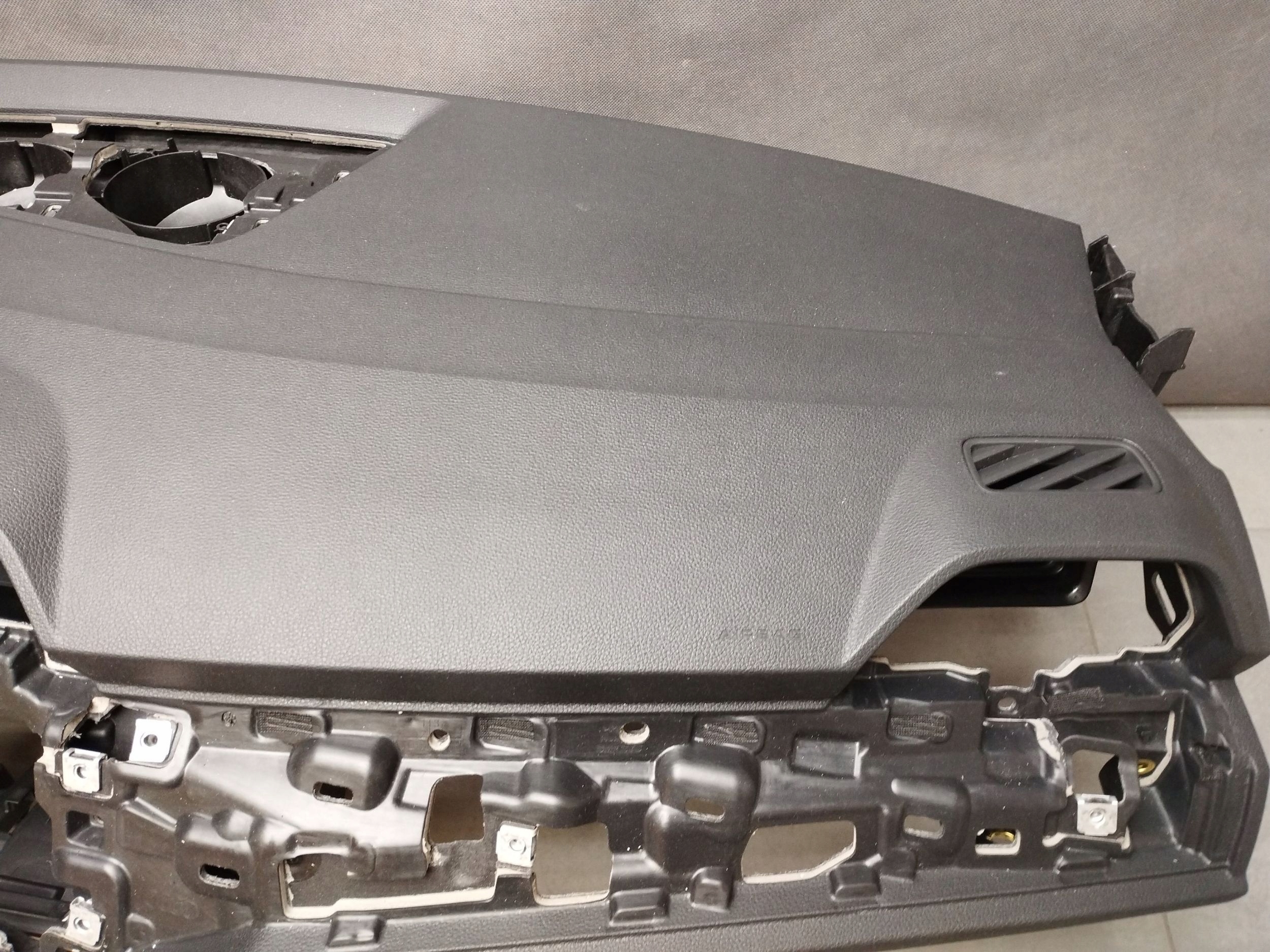 Audi Q3 F3 dashboard instrument panel console cockpit 83B857033 original