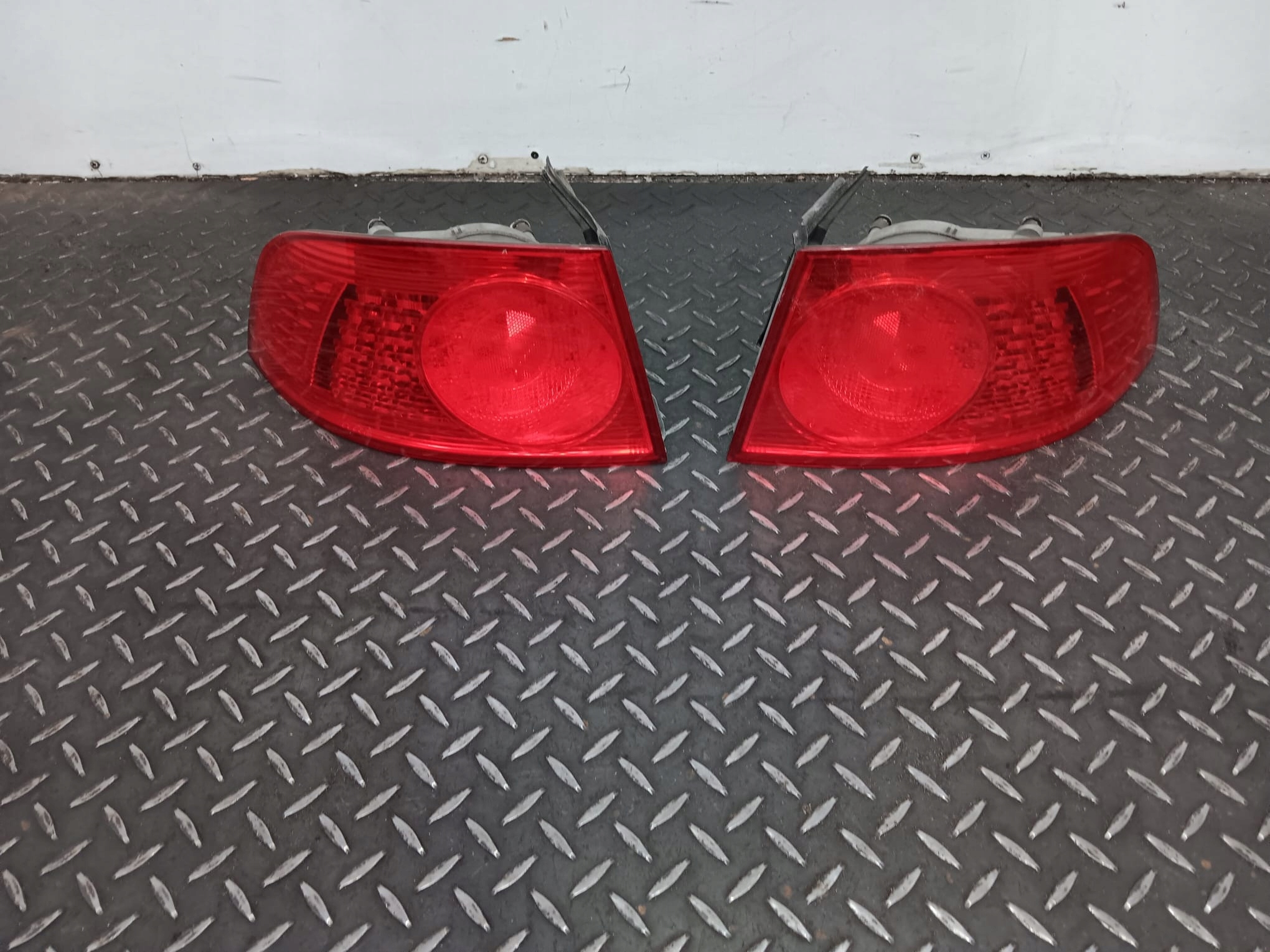 LAMPY LEWY I PRAWY TYŁ VW PHAETON 02-10