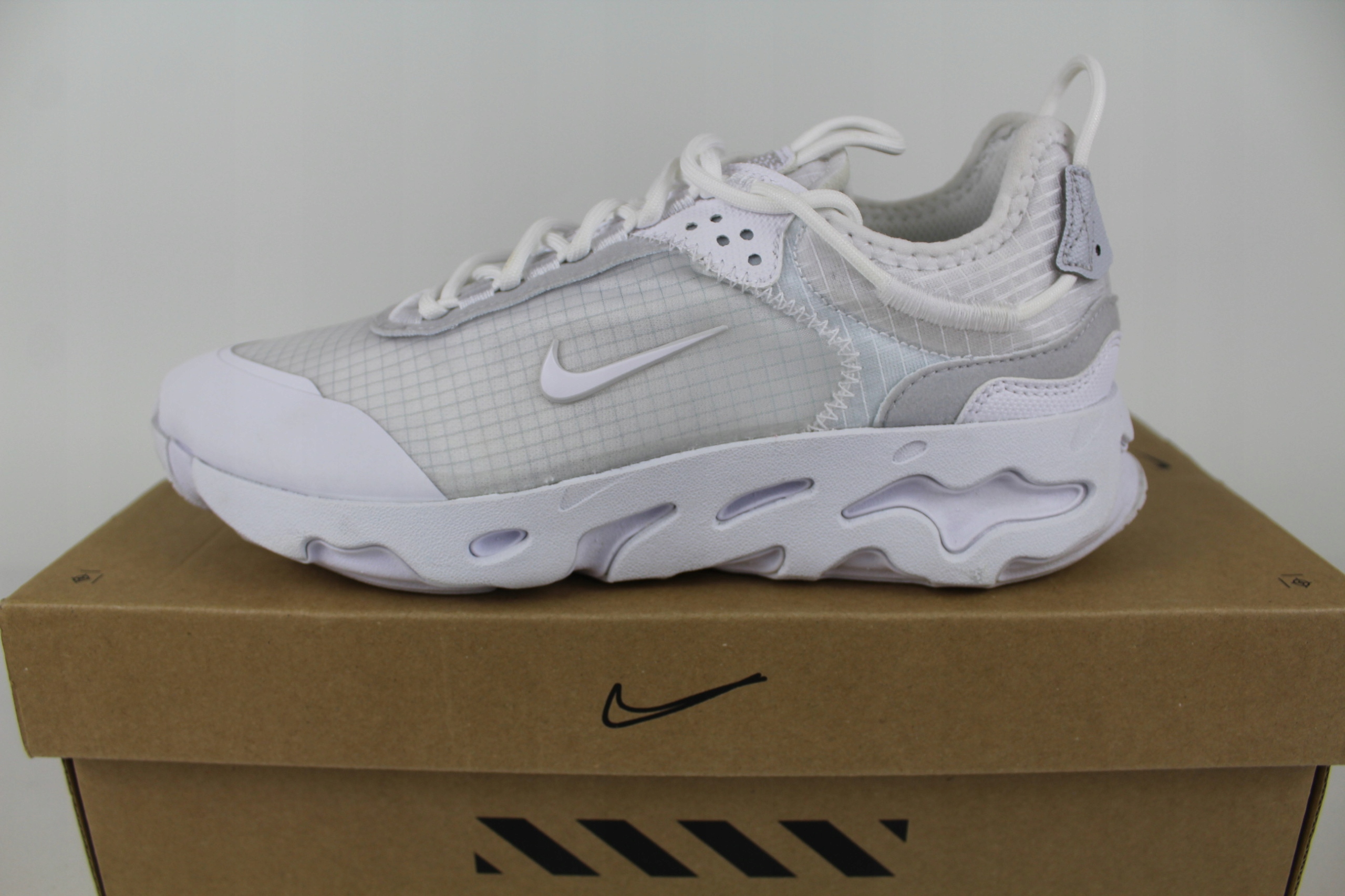 Nike React Live roz.38,5 (CK1022)