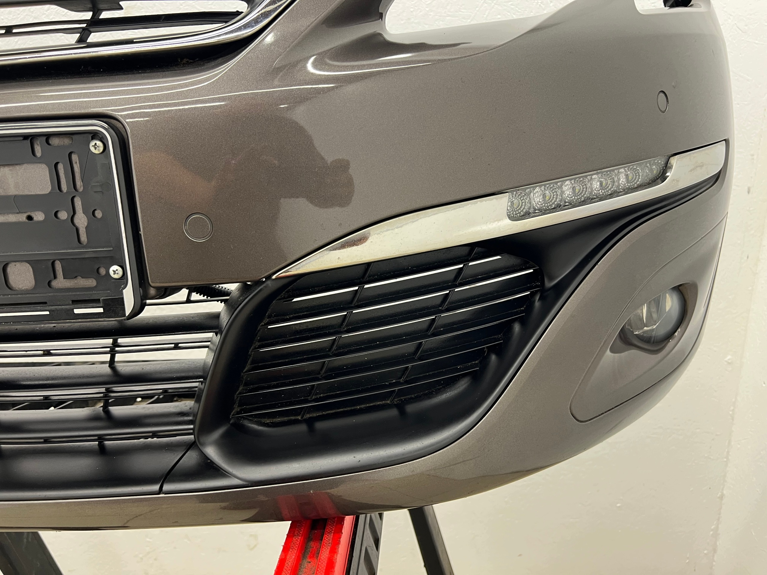 PEUGEOT 308 II T9 bumper front complete 4XPDC LED W colour KKSD
