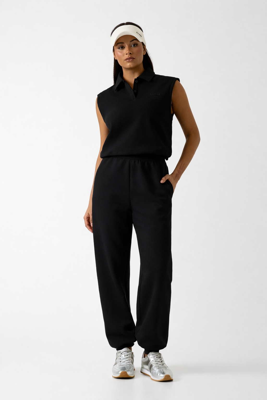 Dámské tepláky Guess nat cuffed jogger