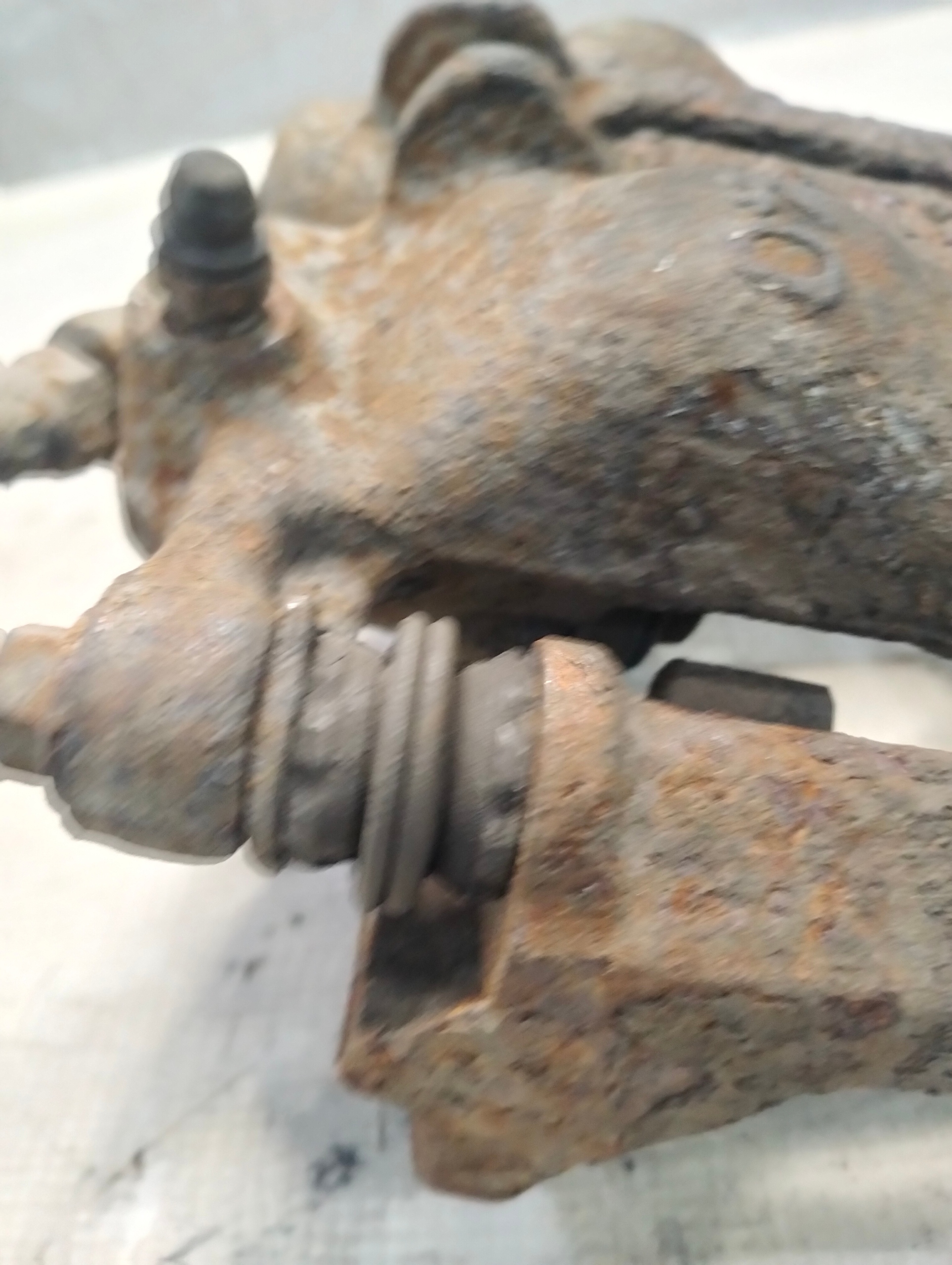 OPEL VIVARO A LIFT 2.5CDTI 2011r caliper brake right front front