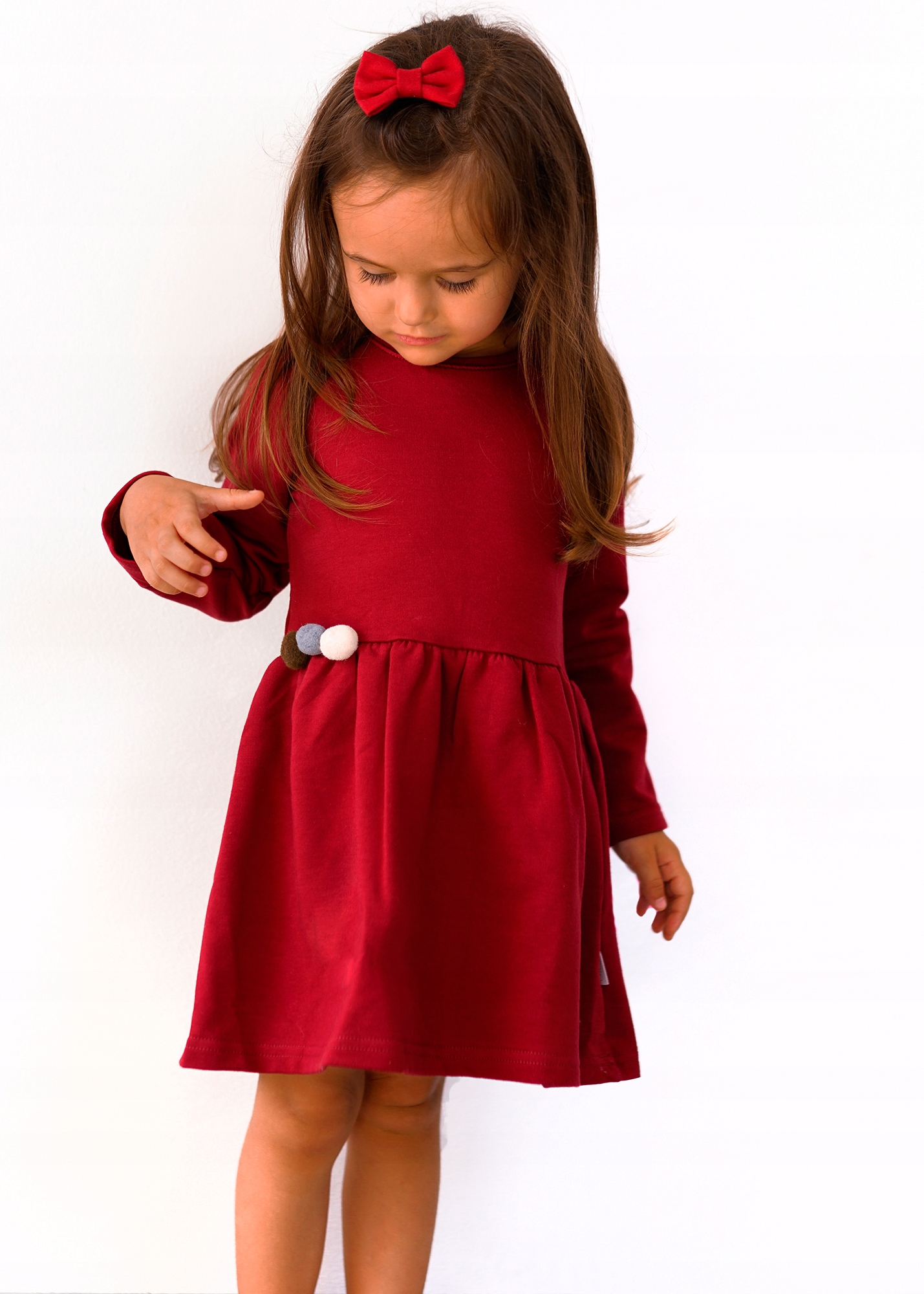 Sukienka ciepła dla dziewczynki BRILLIANT z pomponami 110 BORDOWA - BAYA Odcień bordowy