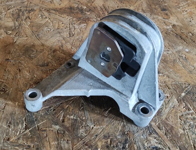 PODUSZKA GÓRNA SILNIKA VOLVO S60 V70 S80 XC70