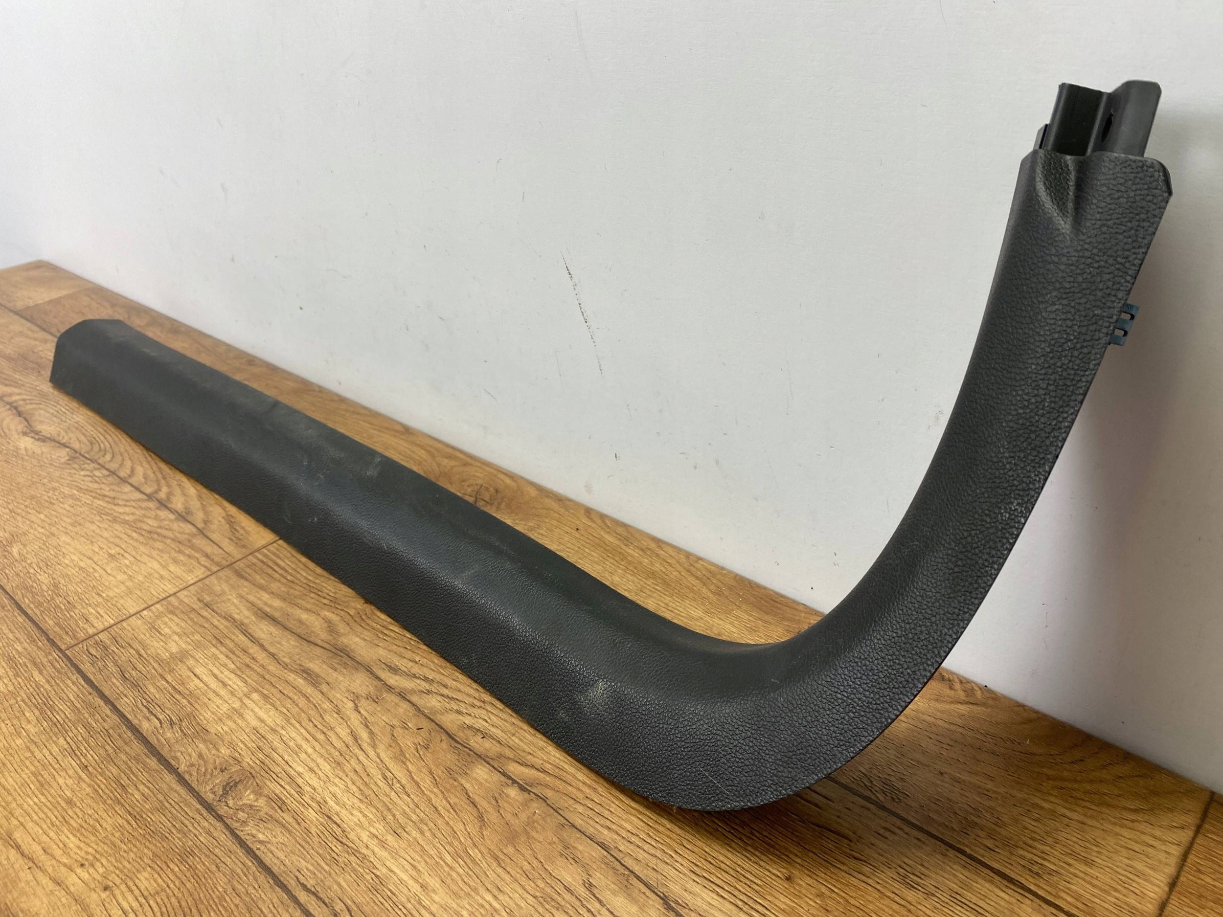 cover of the threshold inner left Cadillac CTS III 2014+