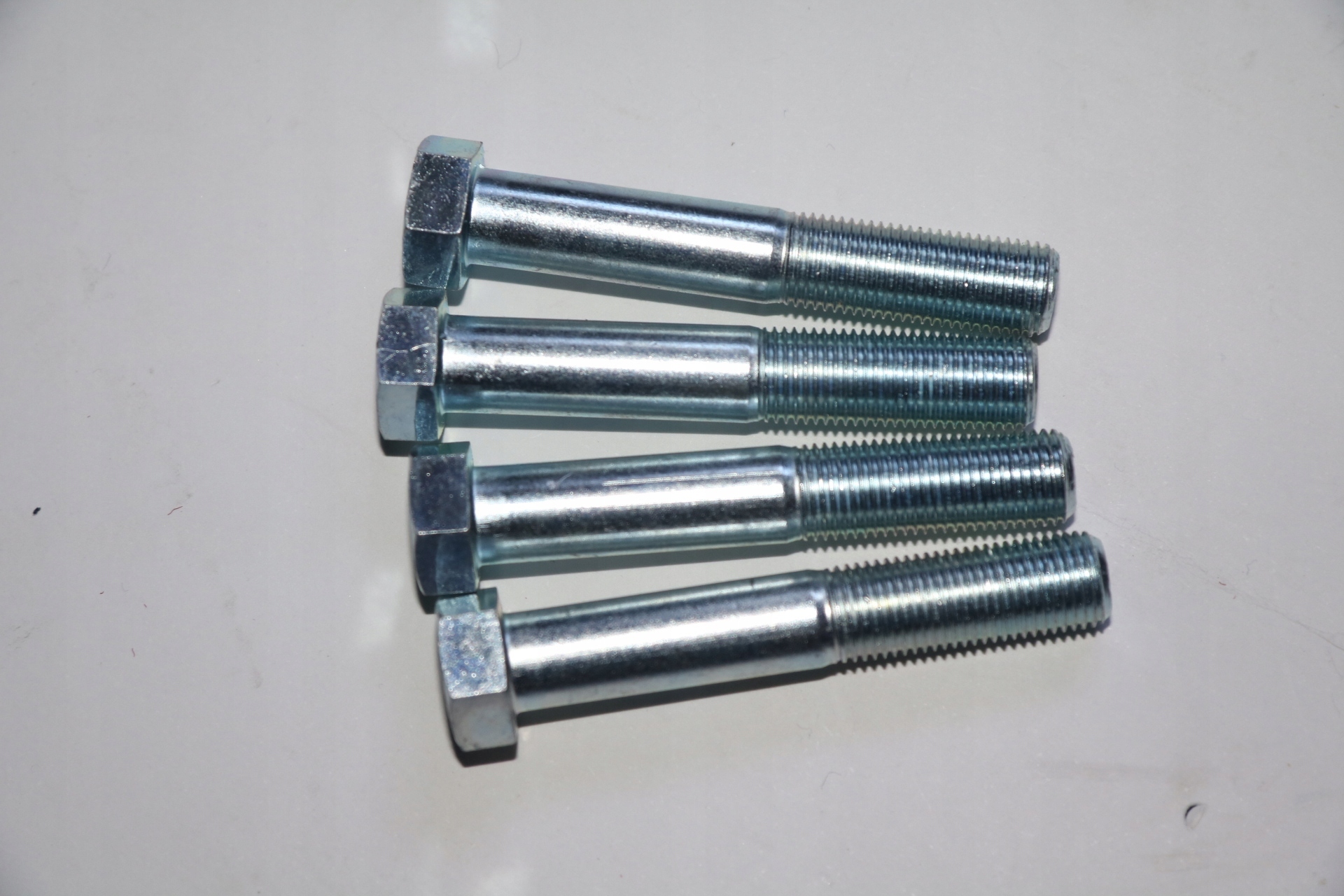 Śruba mocowania kierownicy Romet Motorynka Komar Producent inny