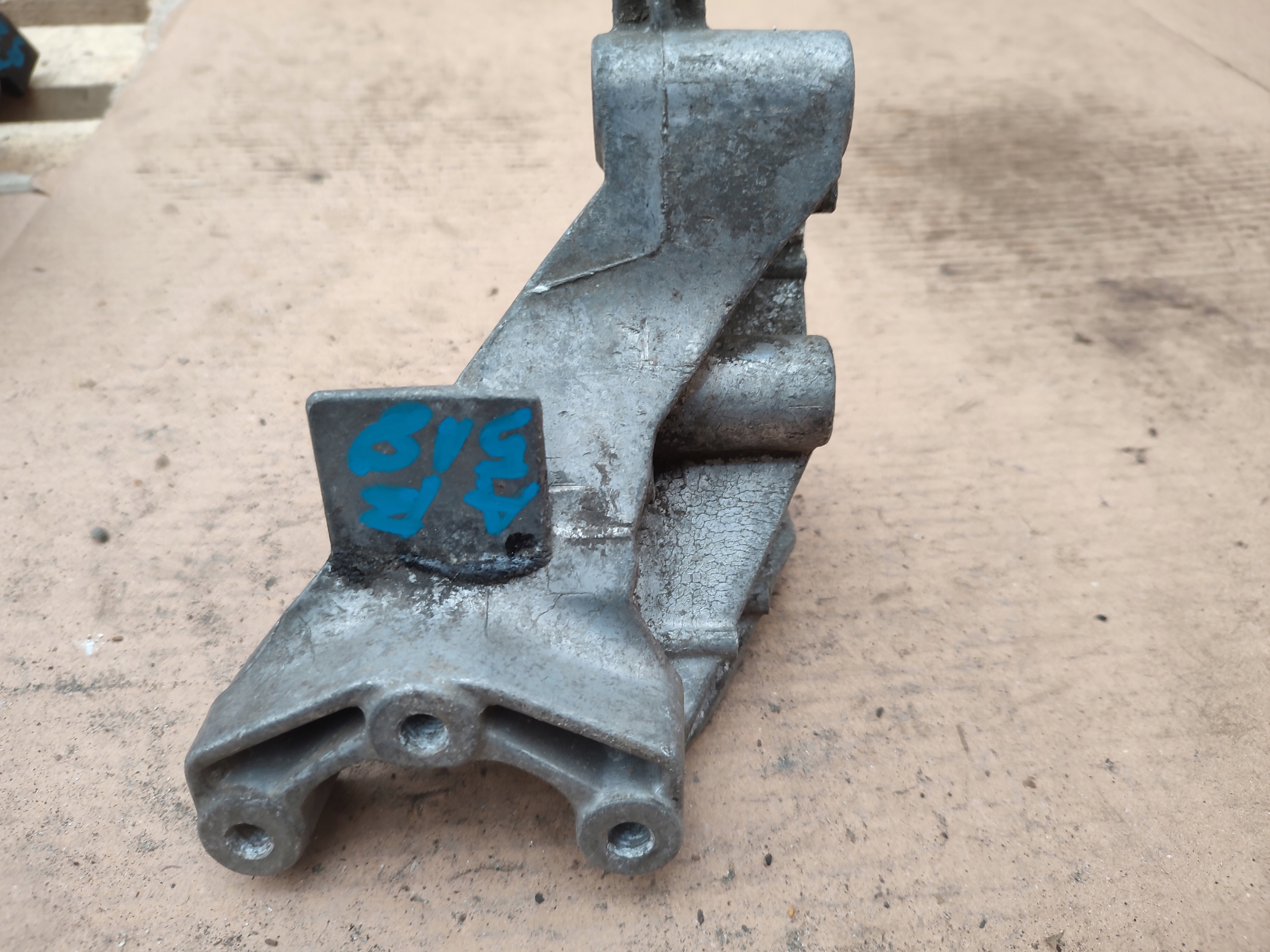 getriebehalter getriebe OPEL VECTRA B 90496729
