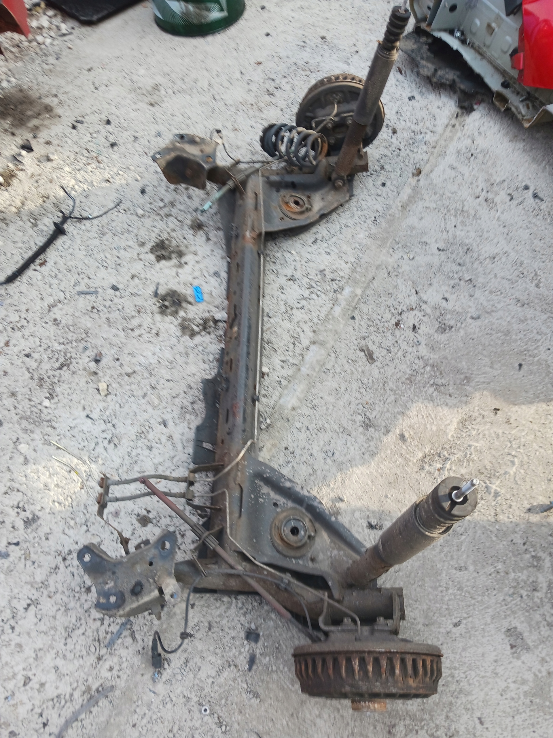 BELKA ZAWIESZENIA TYŁ RENAULT CAPTUR I 2015 ROK