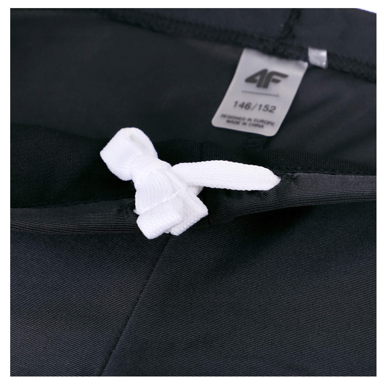 KĄPIELÓWKI CHŁOPIĘCE 4F NA BASEN PLAŻOWE BOKSERKI SZYBKOSCHNĄCE 158/164 Materiał dominujący poliester