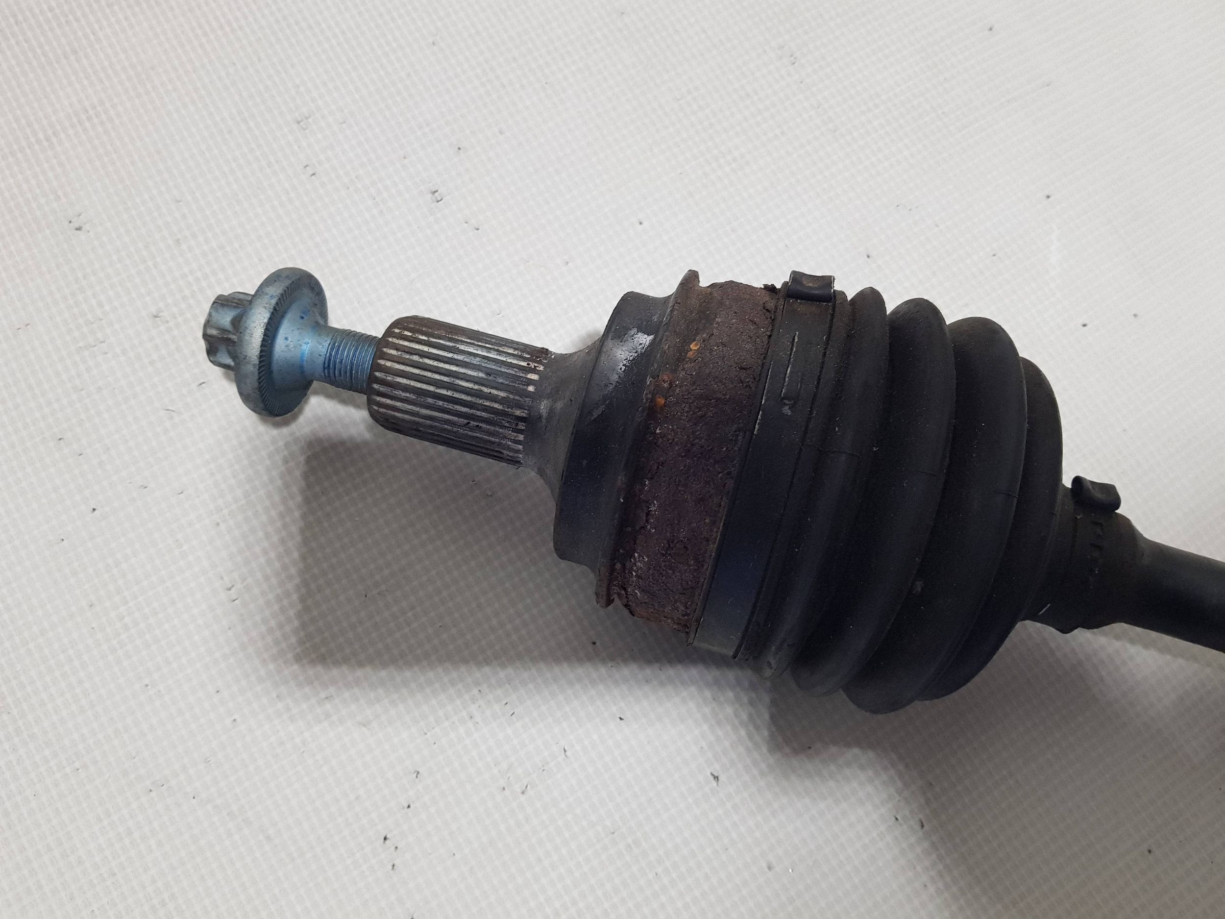 semi-axis front front side left Mercedes CLS W218 W212 2123300200