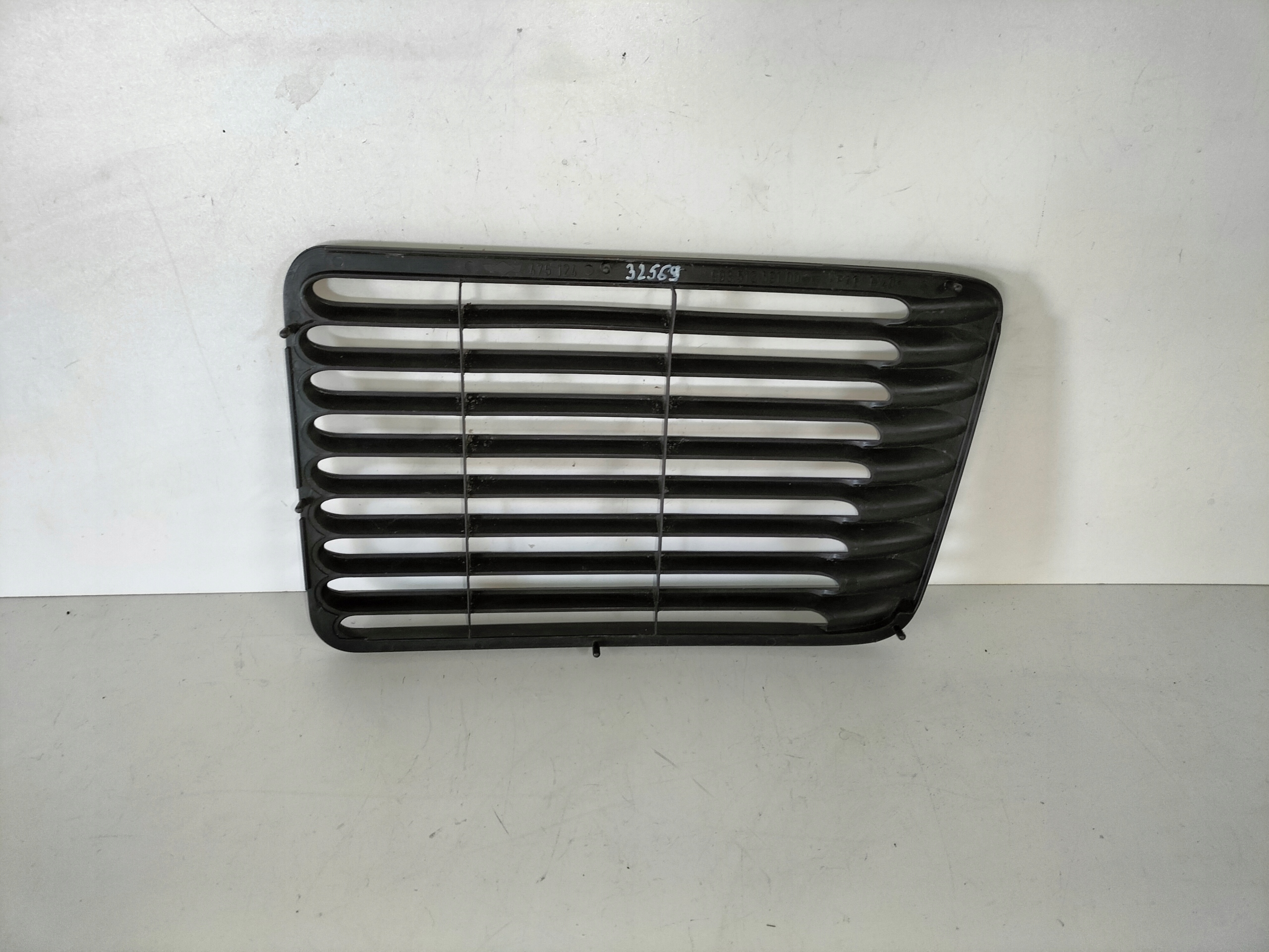 grille grid spojlera bonnet rear part left PORSCHE 911 993 93