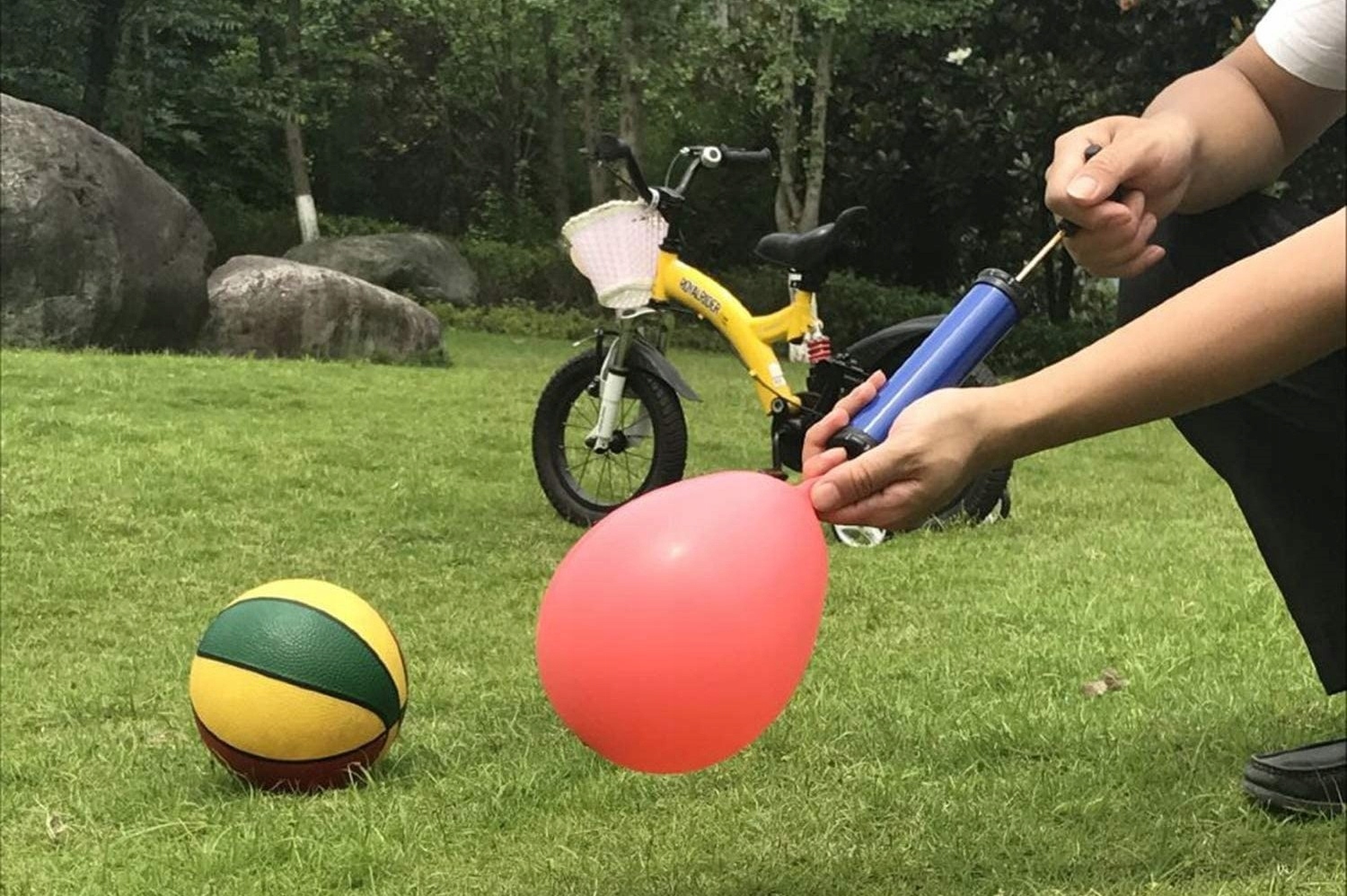 POMPKA RĘCZNA DO PIŁKI + 2 KOŃCÓWKI 24 CM Liczba końcówek 2