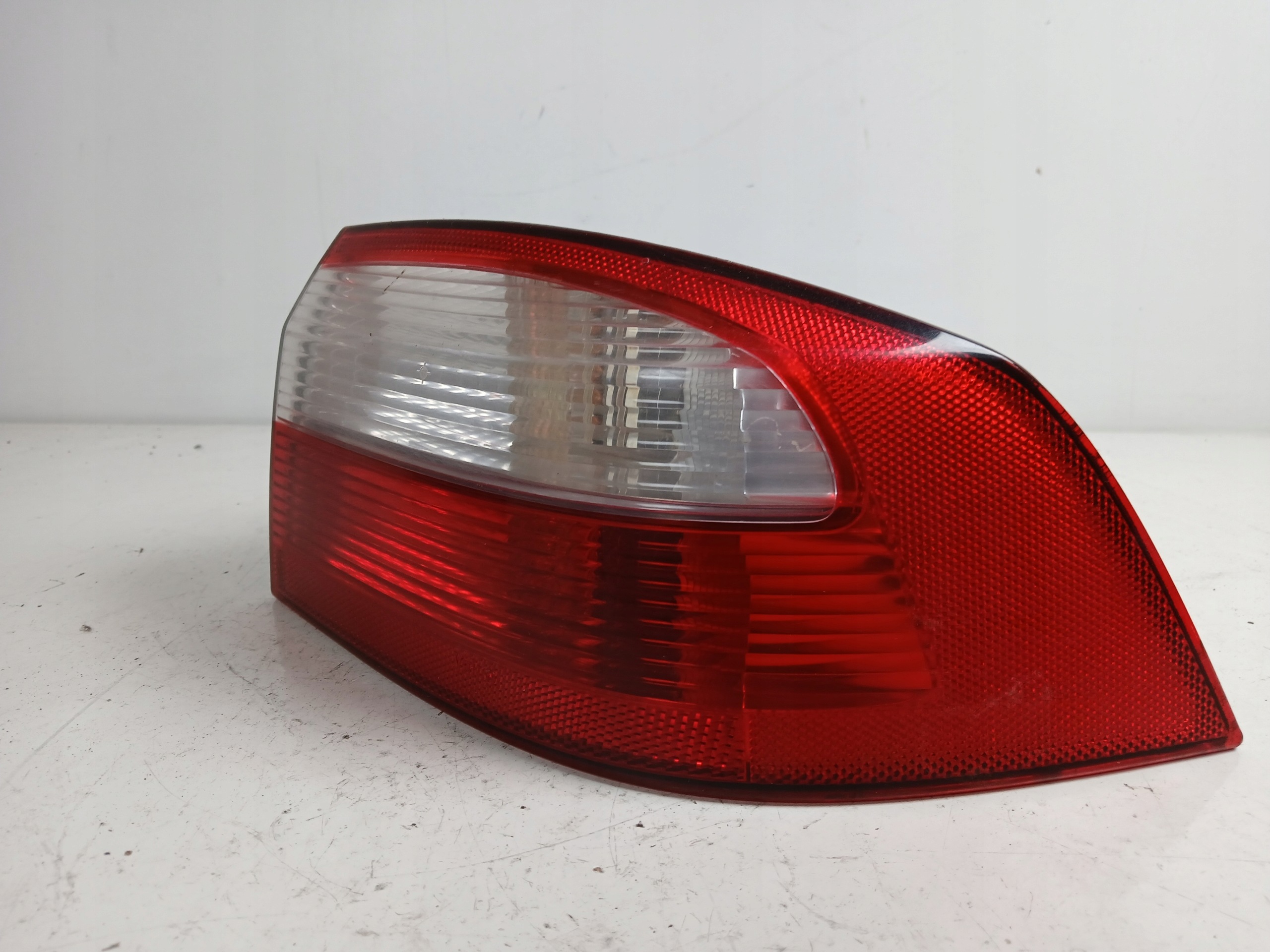 RENAULT LAGUNA II light right rear part